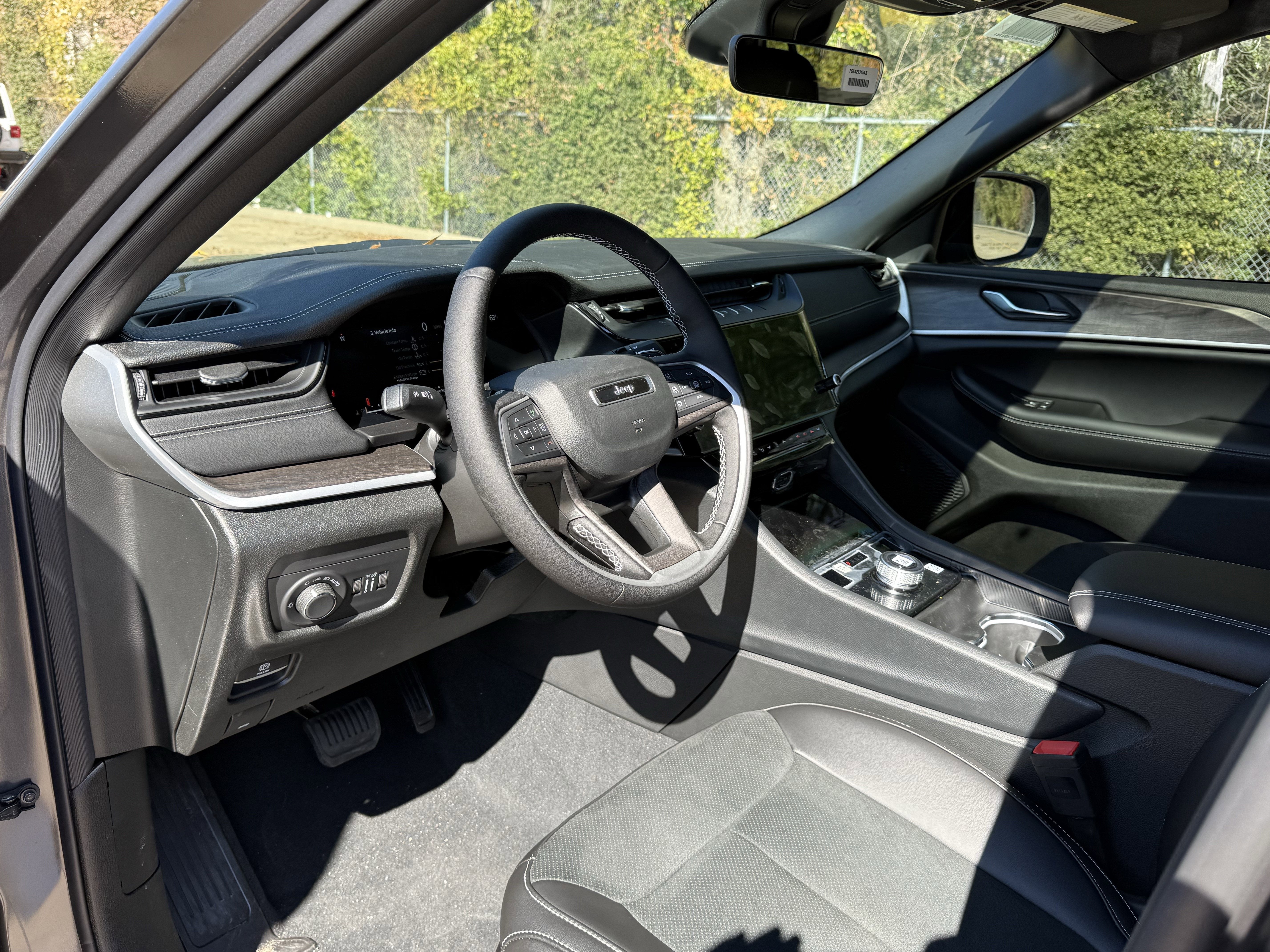 2026 Jeep Grand Cherokee GRAND CHEROKEE LAREDO ALTITUDE 4X2