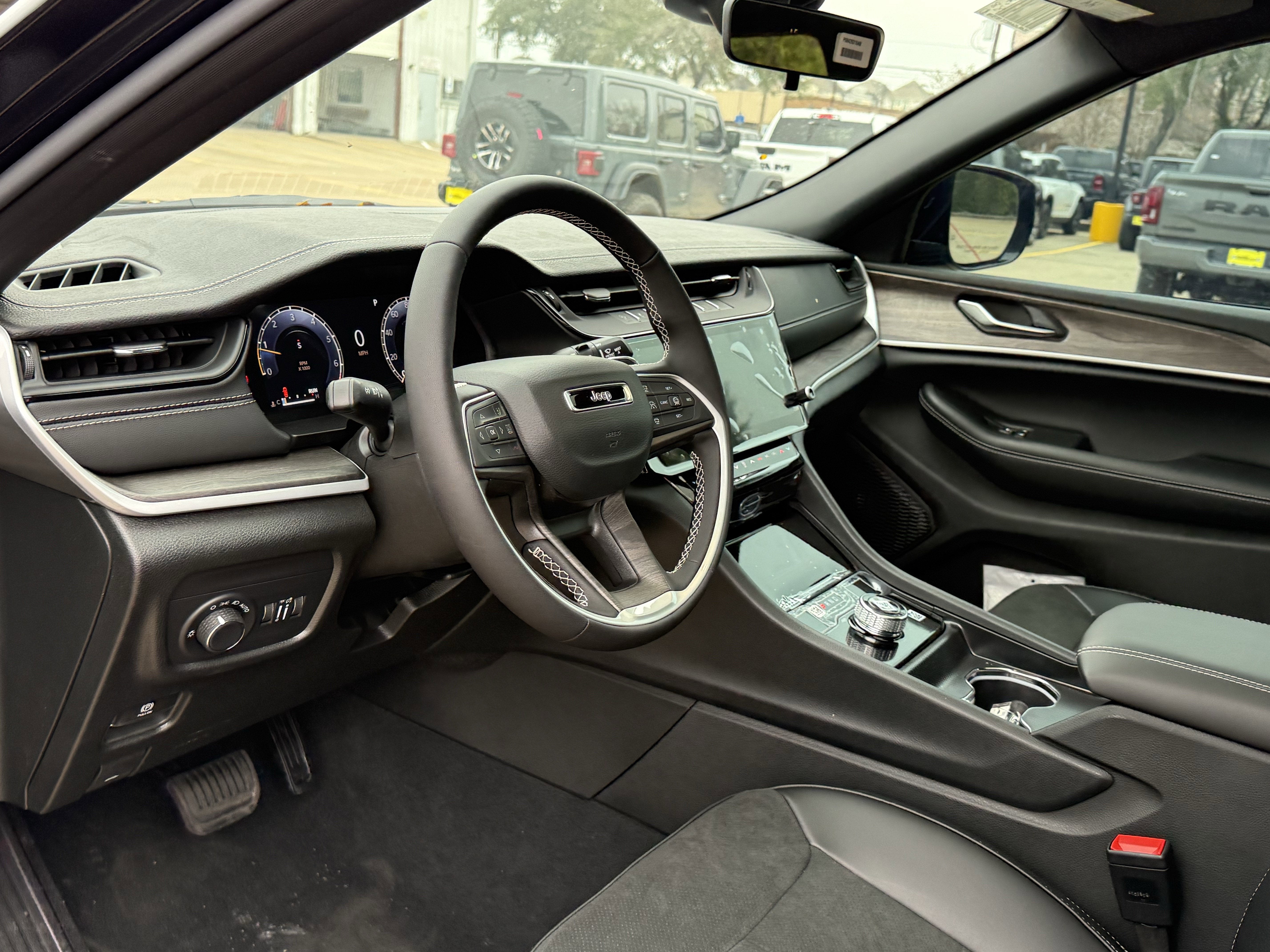 2026 Jeep Grand Cherokee GRAND CHEROKEE ALTITUDE 4X2