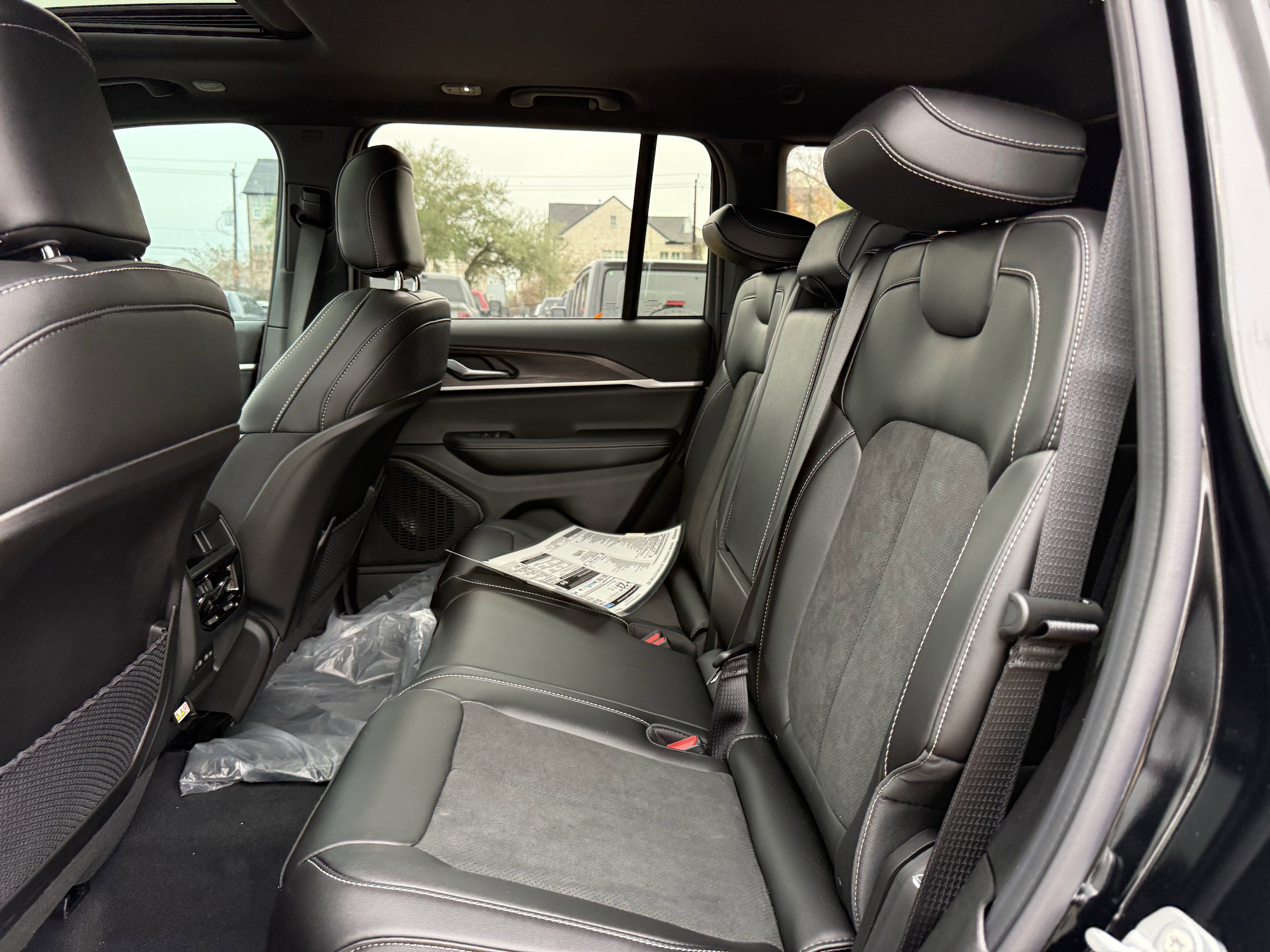 2026 Jeep Grand Cherokee GRAND CHEROKEE ALTITUDE 4X2