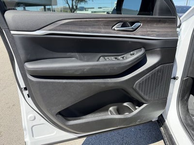 2026 Jeep Grand Cherokee GRAND CHEROKEE LAREDO ALTITUDE 4X2