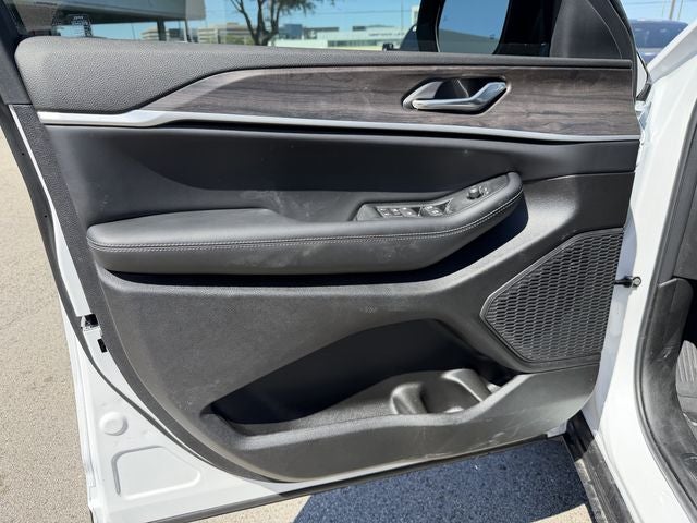 2026 Jeep Grand Cherokee GRAND CHEROKEE LAREDO ALTITUDE 4X2