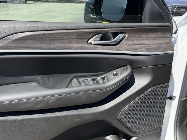 2026 Jeep Grand Cherokee GRAND CHEROKEE LAREDO ALTITUDE 4X2