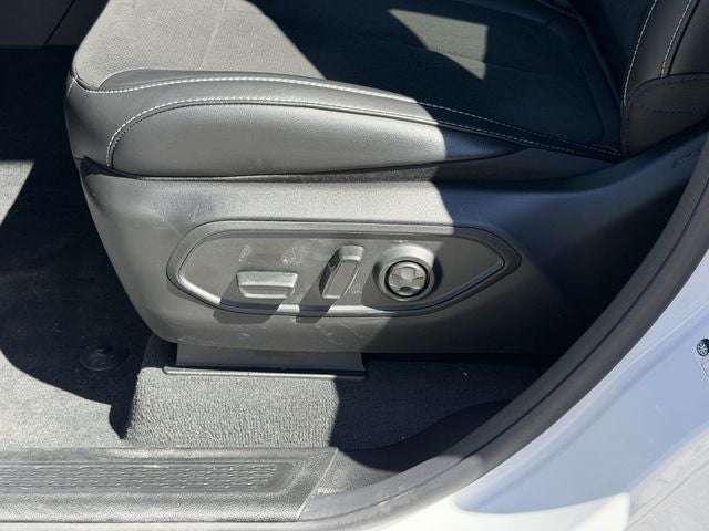 2026 Jeep Grand Cherokee GRAND CHEROKEE LAREDO ALTITUDE 4X2