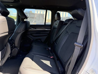 2026 Jeep Grand Cherokee GRAND CHEROKEE LAREDO ALTITUDE 4X2