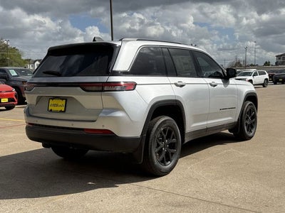 2026 Jeep Grand Cherokee GRAND CHEROKEE LAREDO ALTITUDE 4X2