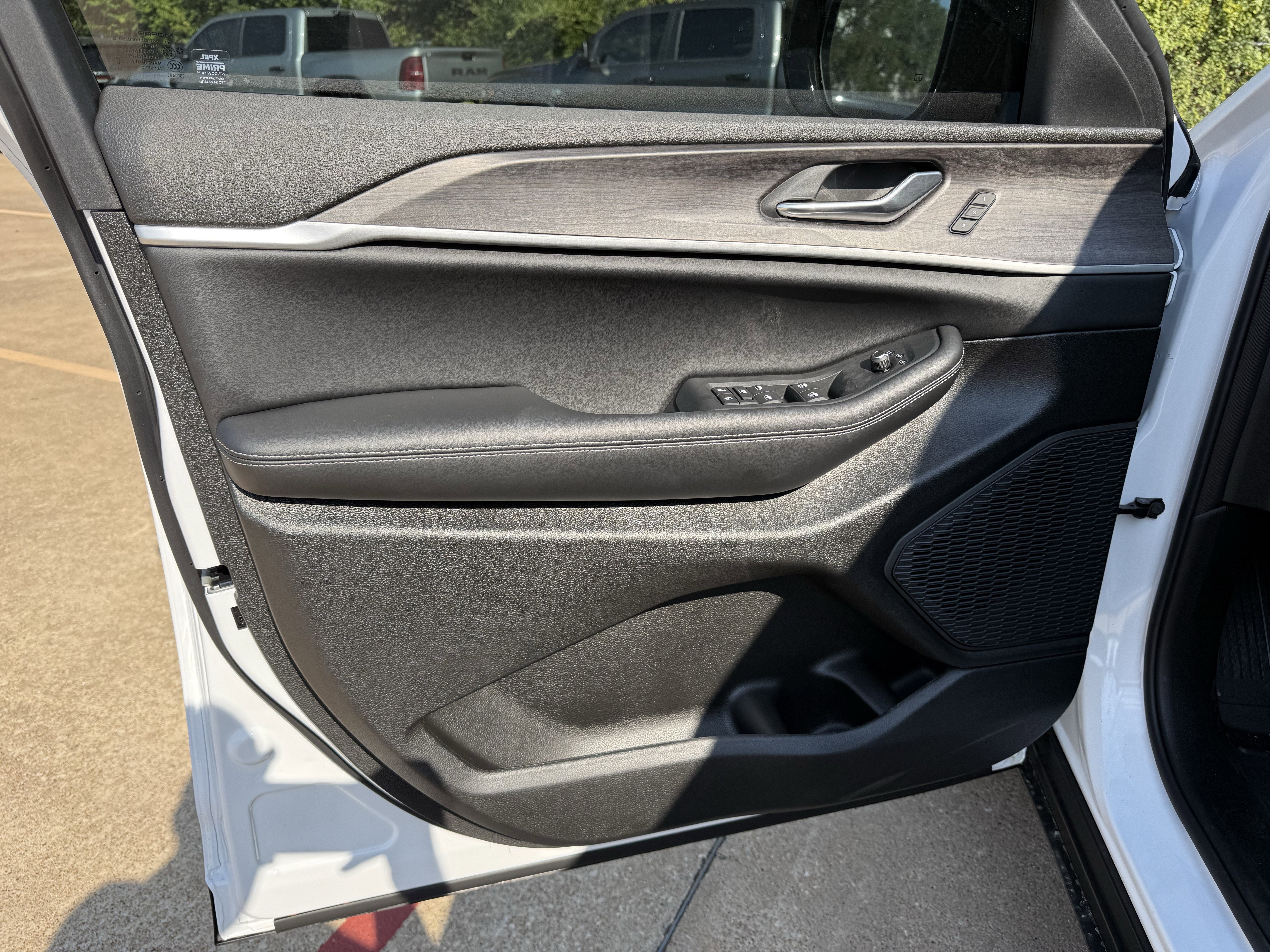 2025 Jeep Grand Cherokee GRAND CHEROKEE LIMITED 4X2