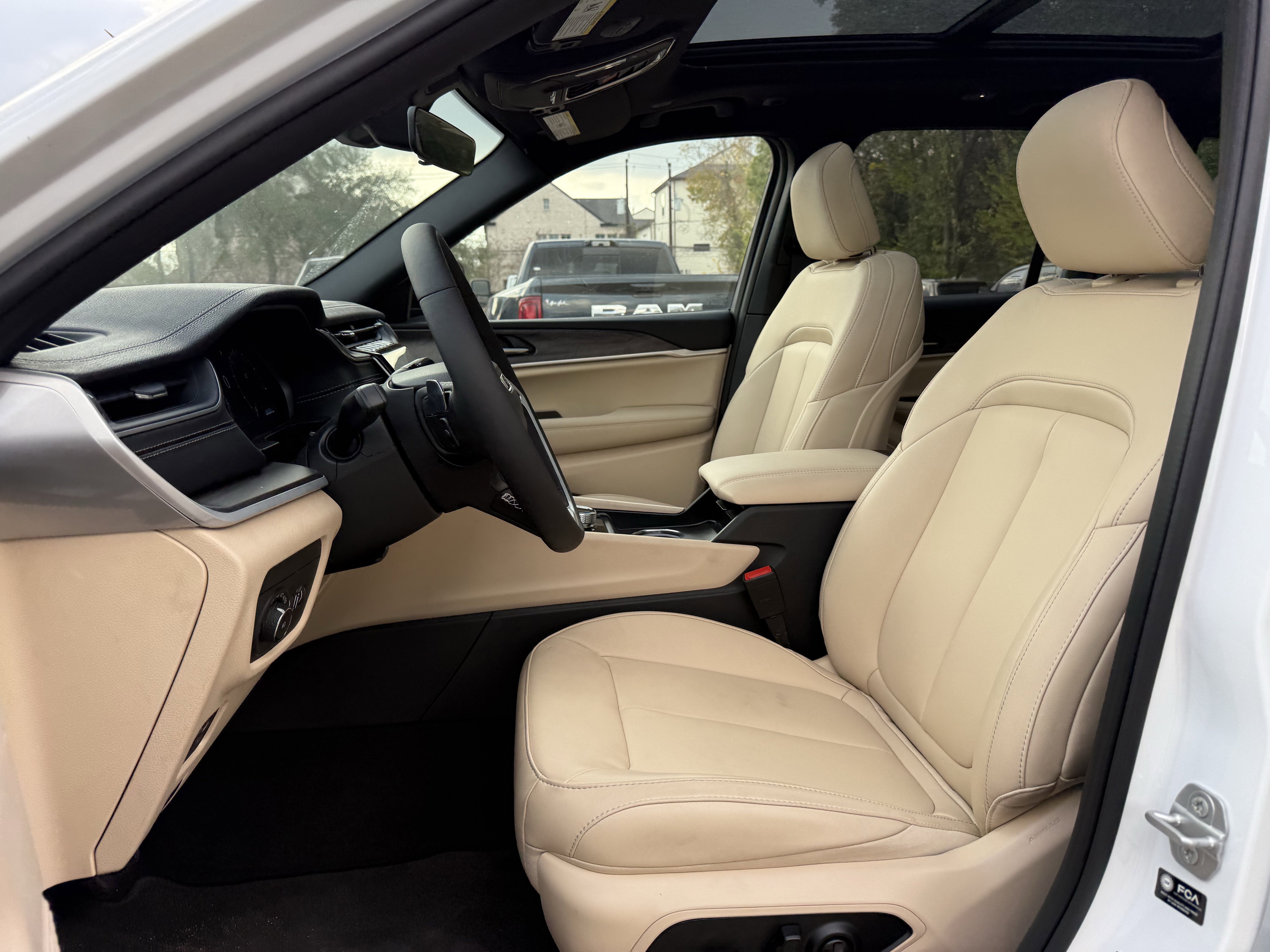 2025 Jeep Grand Cherokee GRAND CHEROKEE LIMITED 4X2