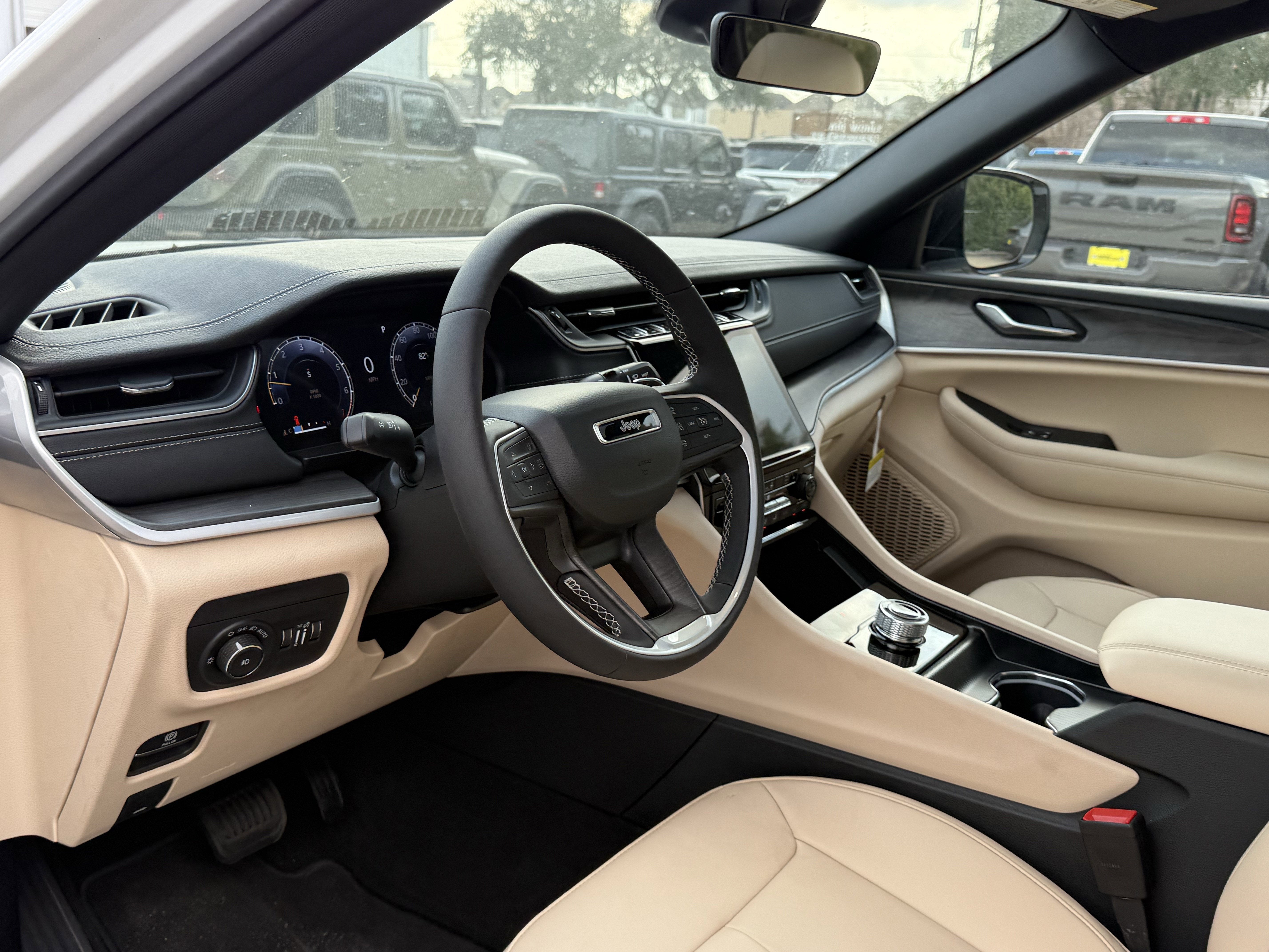 2025 Jeep Grand Cherokee GRAND CHEROKEE LIMITED 4X2