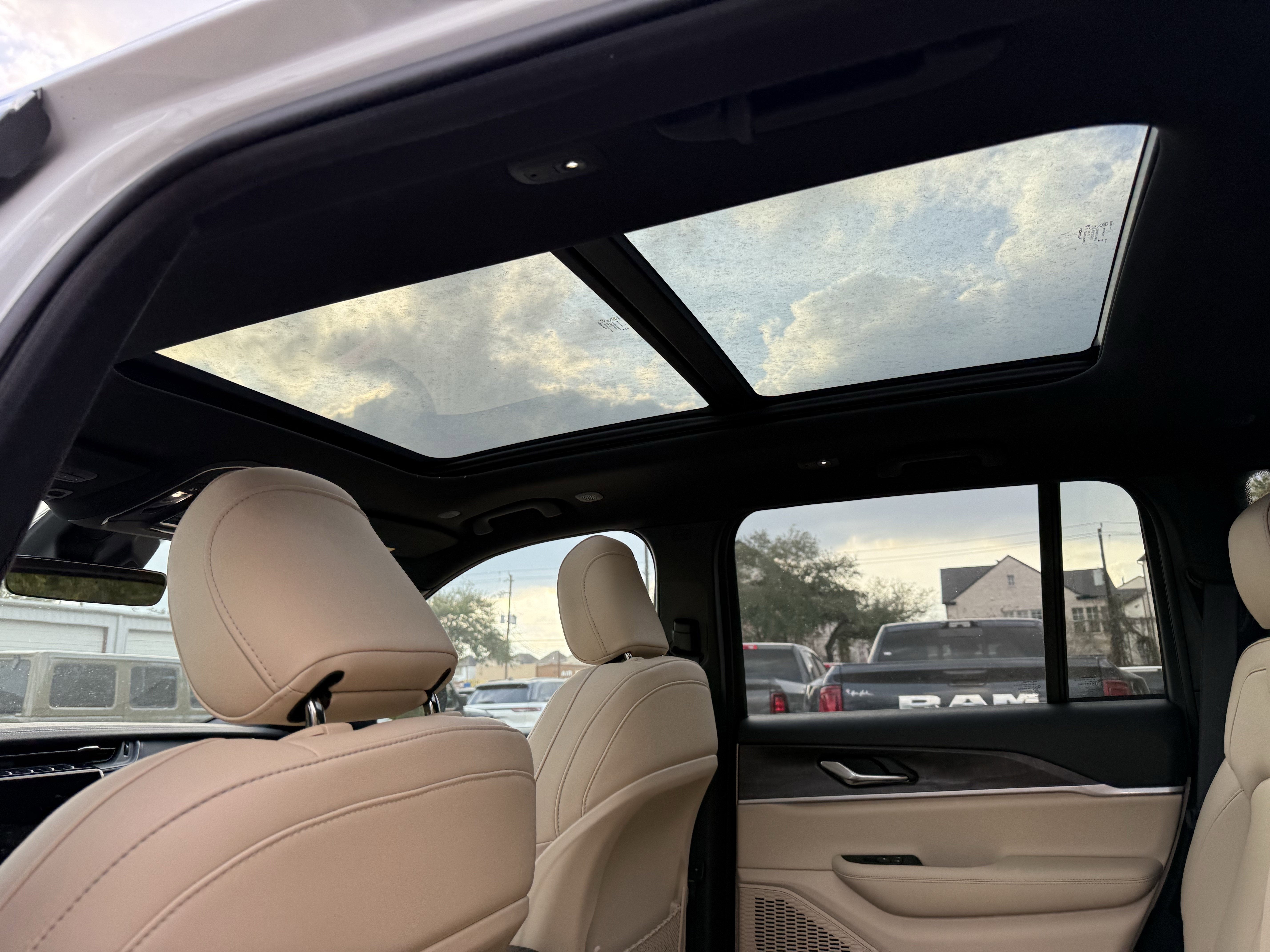 2025 Jeep Grand Cherokee GRAND CHEROKEE LIMITED 4X2