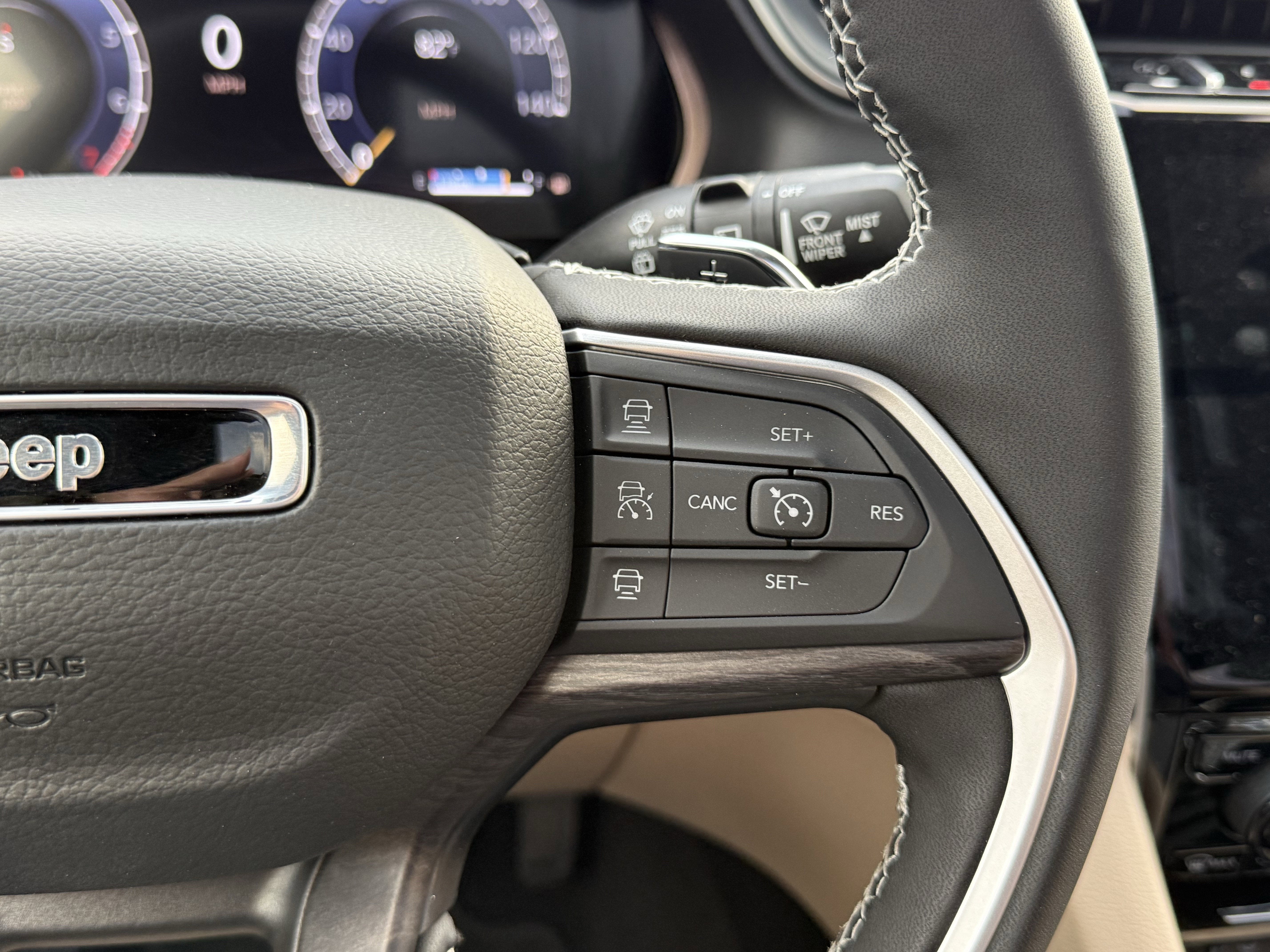 2025 Jeep Grand Cherokee GRAND CHEROKEE LIMITED 4X2