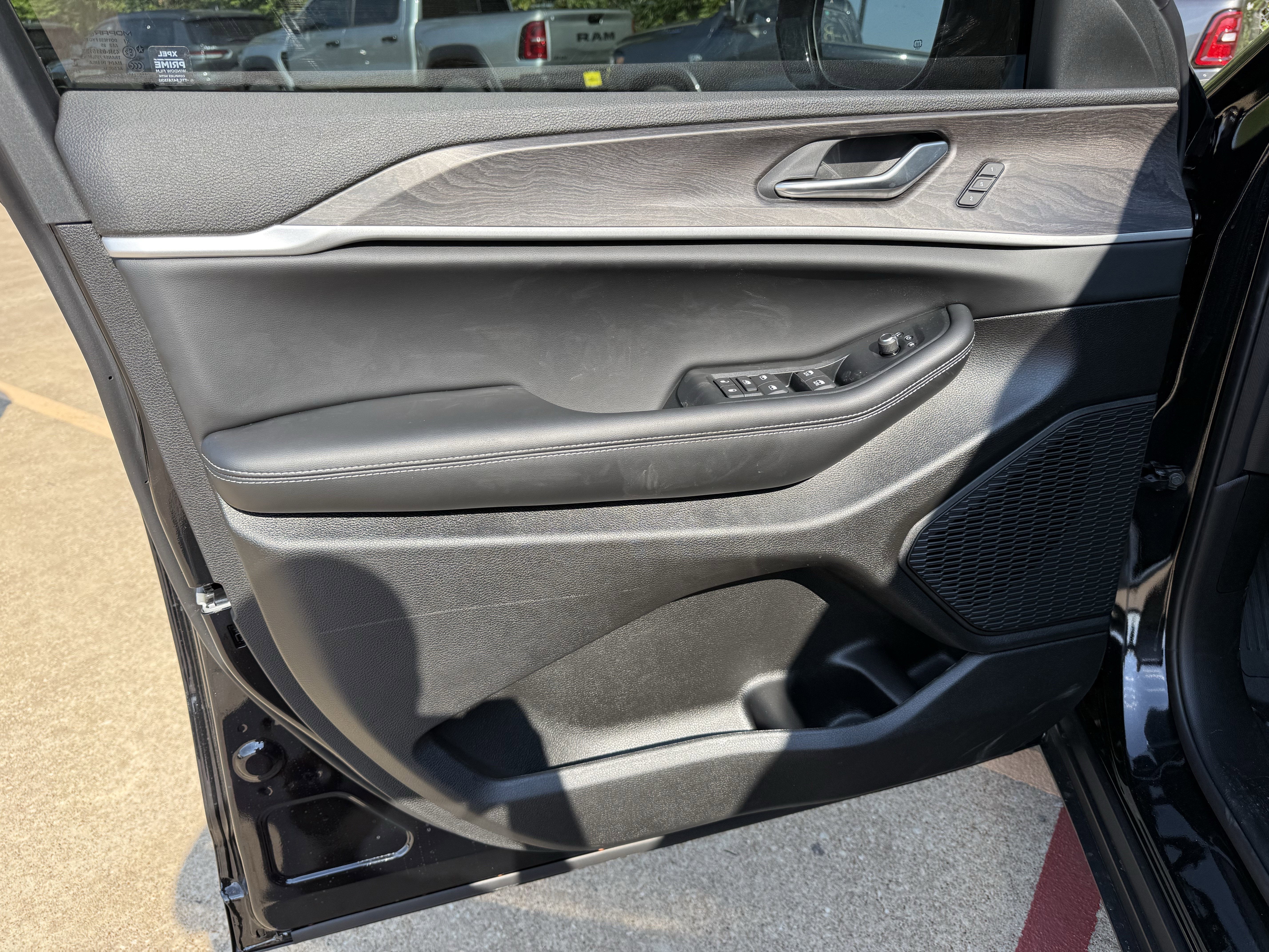 2025 Jeep Grand Cherokee GRAND CHEROKEE LIMITED 4X2