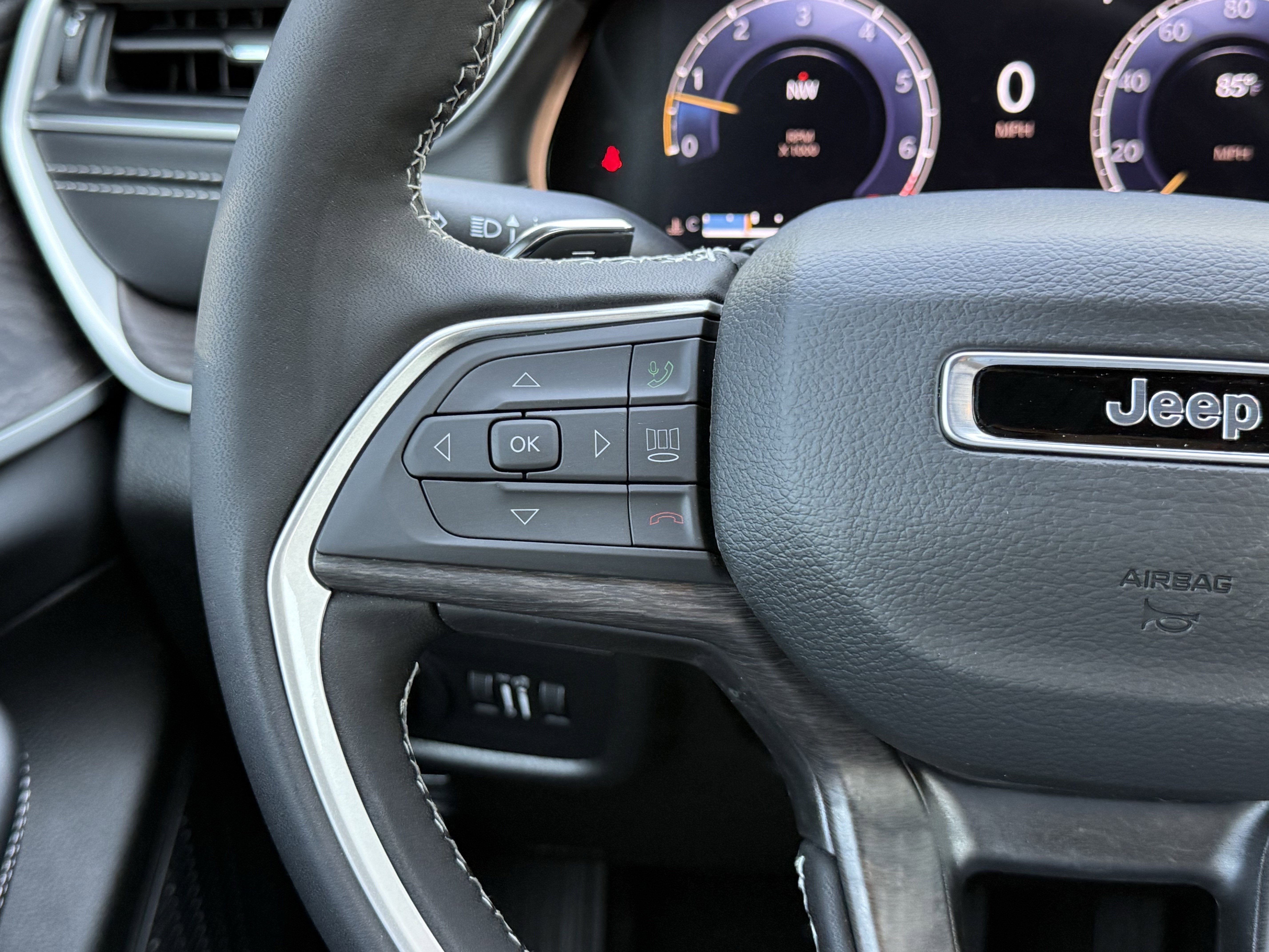 2025 Jeep Grand Cherokee GRAND CHEROKEE LIMITED 4X2