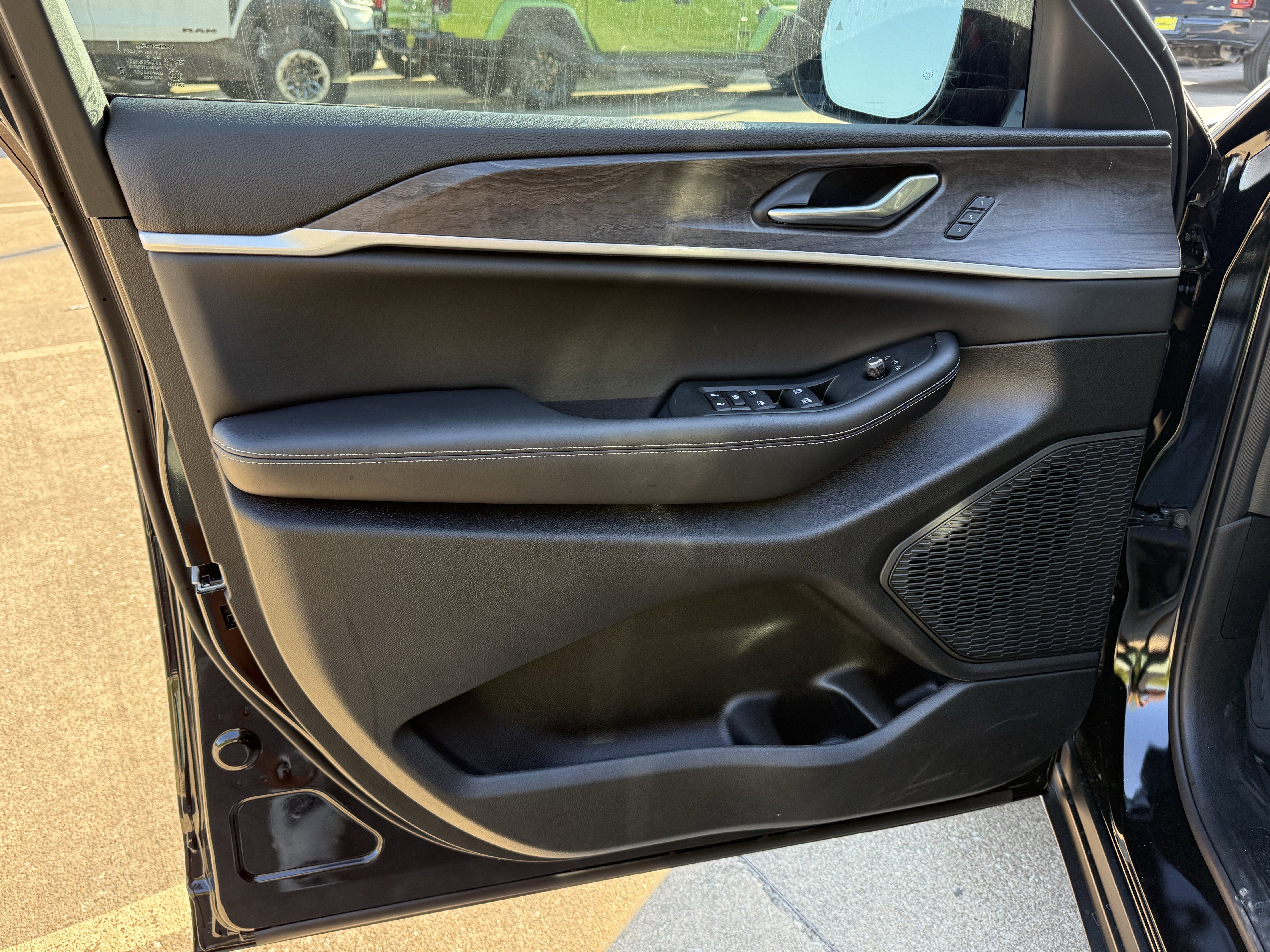 2025 Jeep Grand Cherokee GRAND CHEROKEE LIMITED 4X2