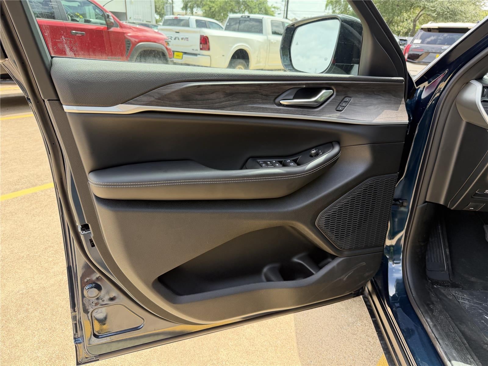 2026 Jeep CHEROKEE GRAND CHEROKEE LIMITED 4X2