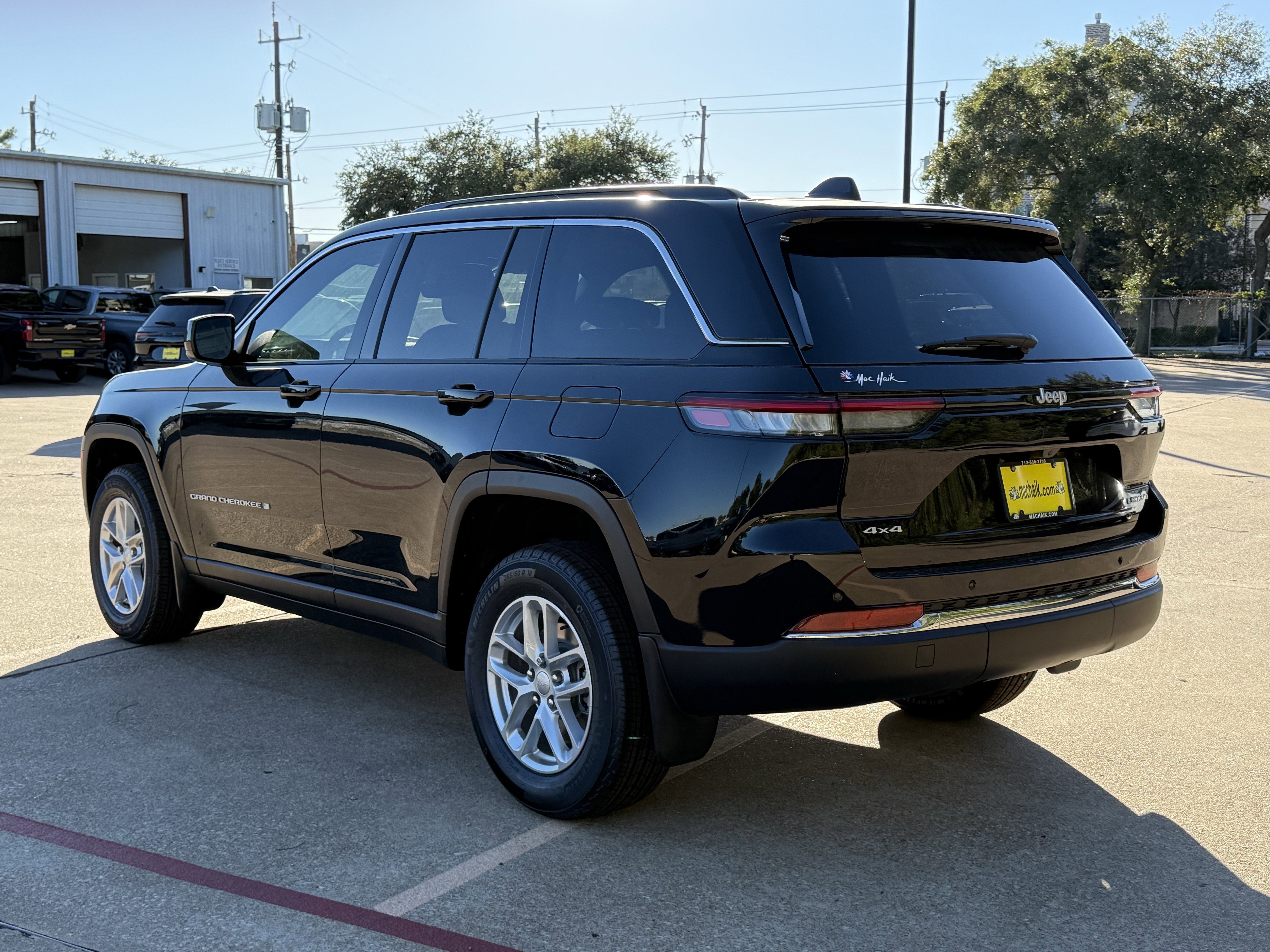 2025 Jeep Grand Cherokee GRAND CHEROKEE LAREDO X 4X4