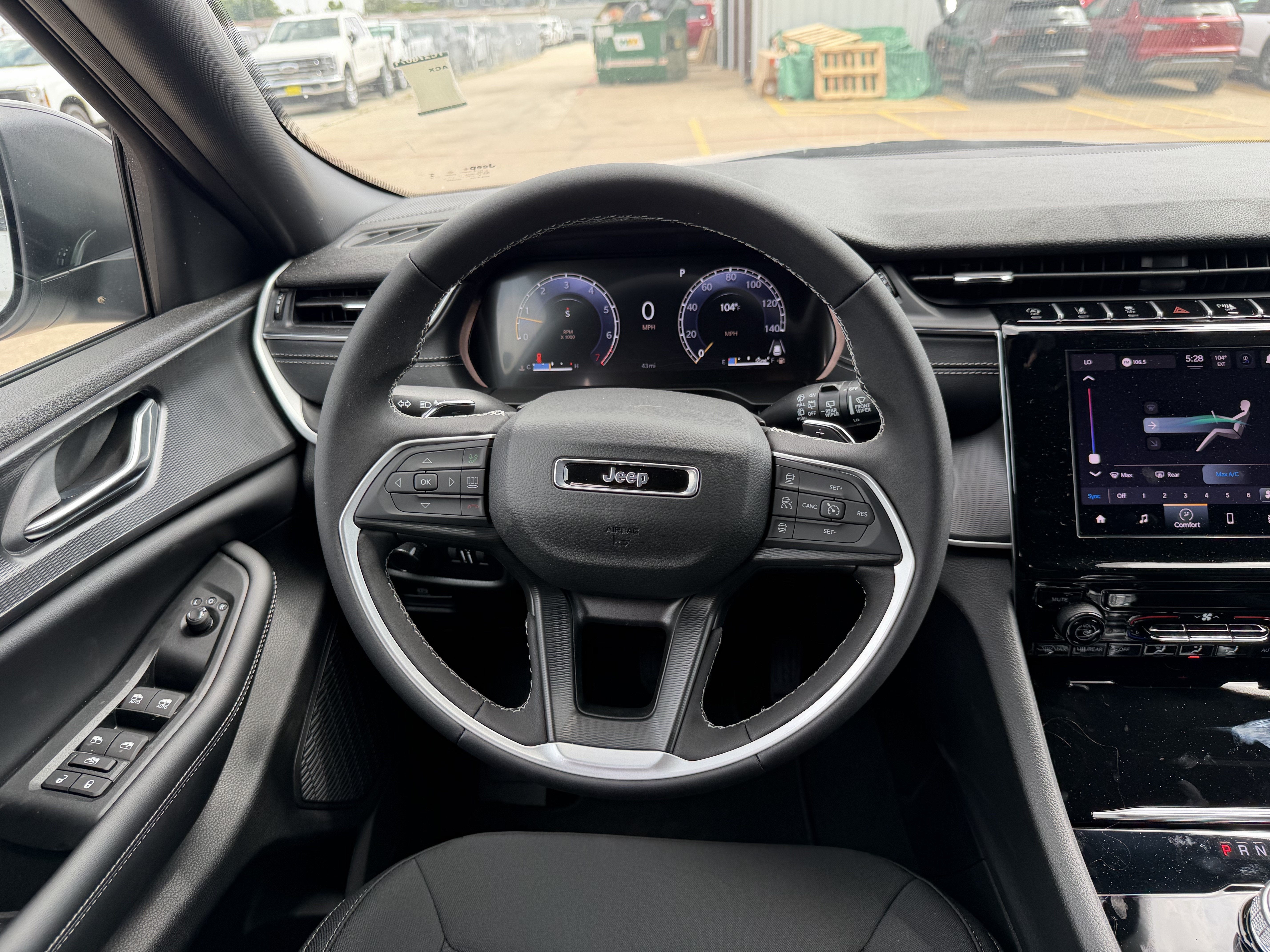 2026 Jeep Grand Cherokee Laredo