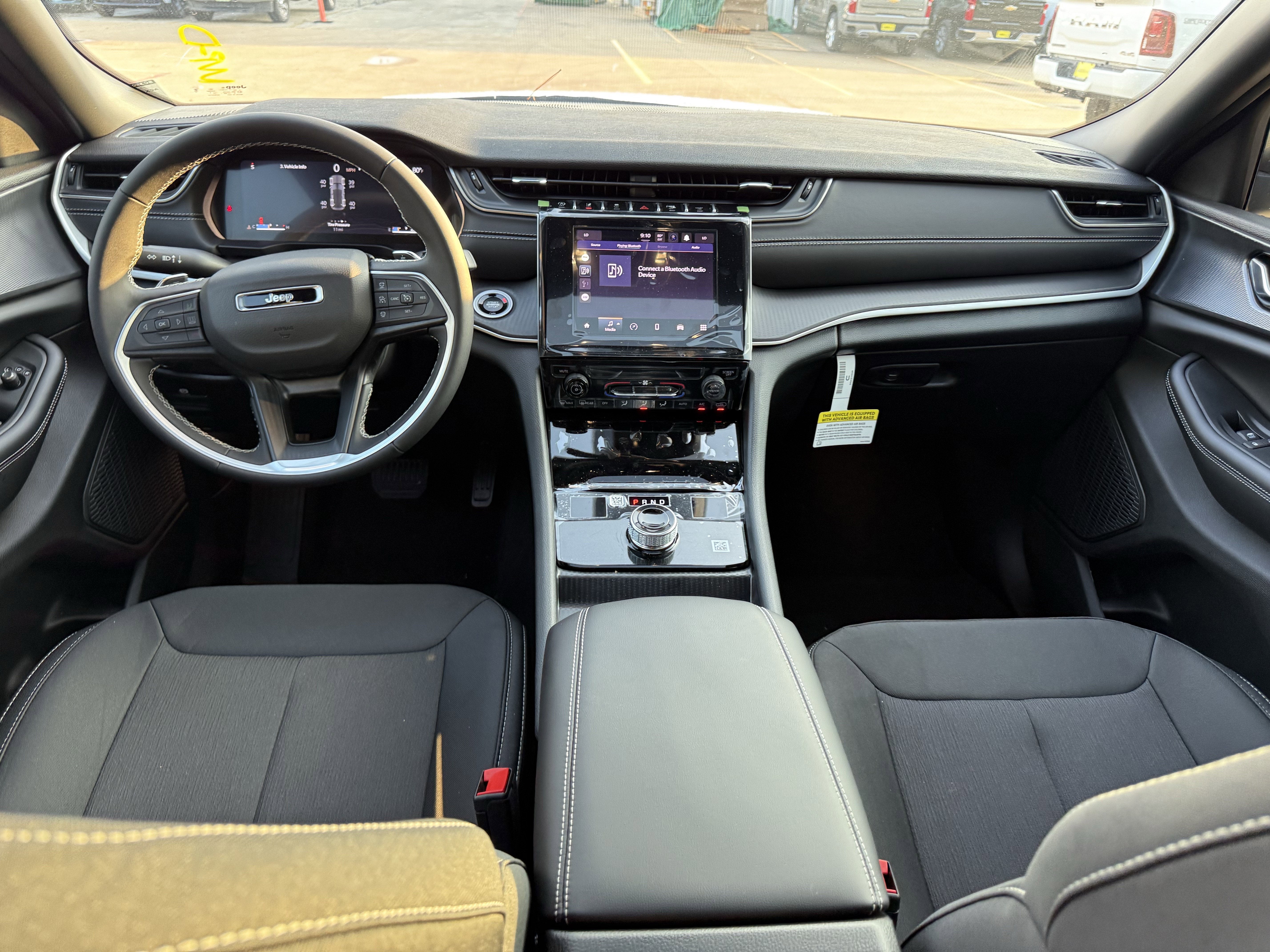 2025 Jeep Grand Cherokee GRAND CHEROKEE LAREDO X 4X4