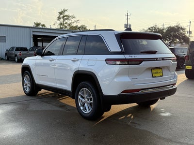 2025 Jeep Grand Cherokee GRAND CHEROKEE LAREDO X 4X4