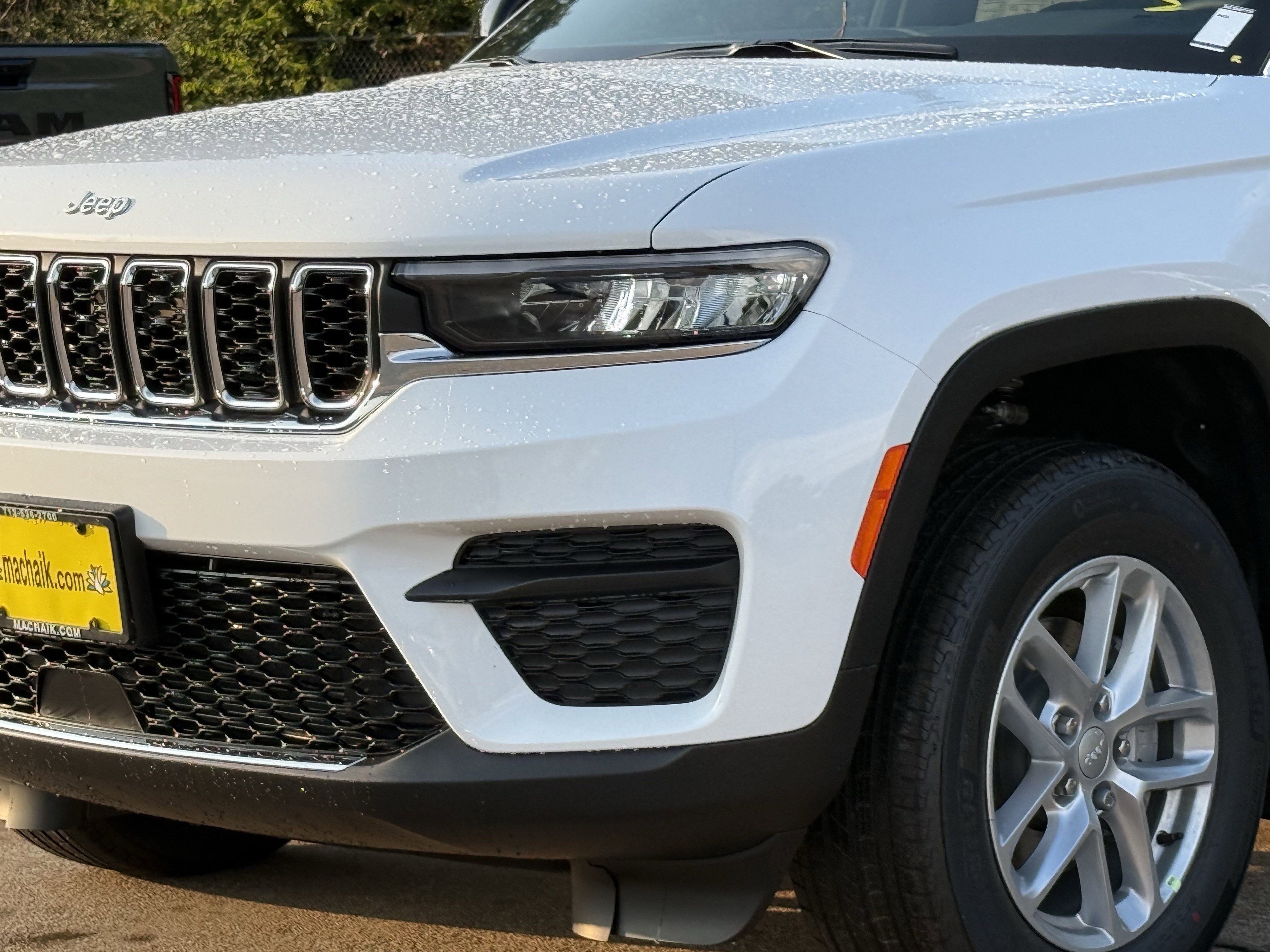 2025 Jeep Grand Cherokee GRAND CHEROKEE LAREDO X 4X4