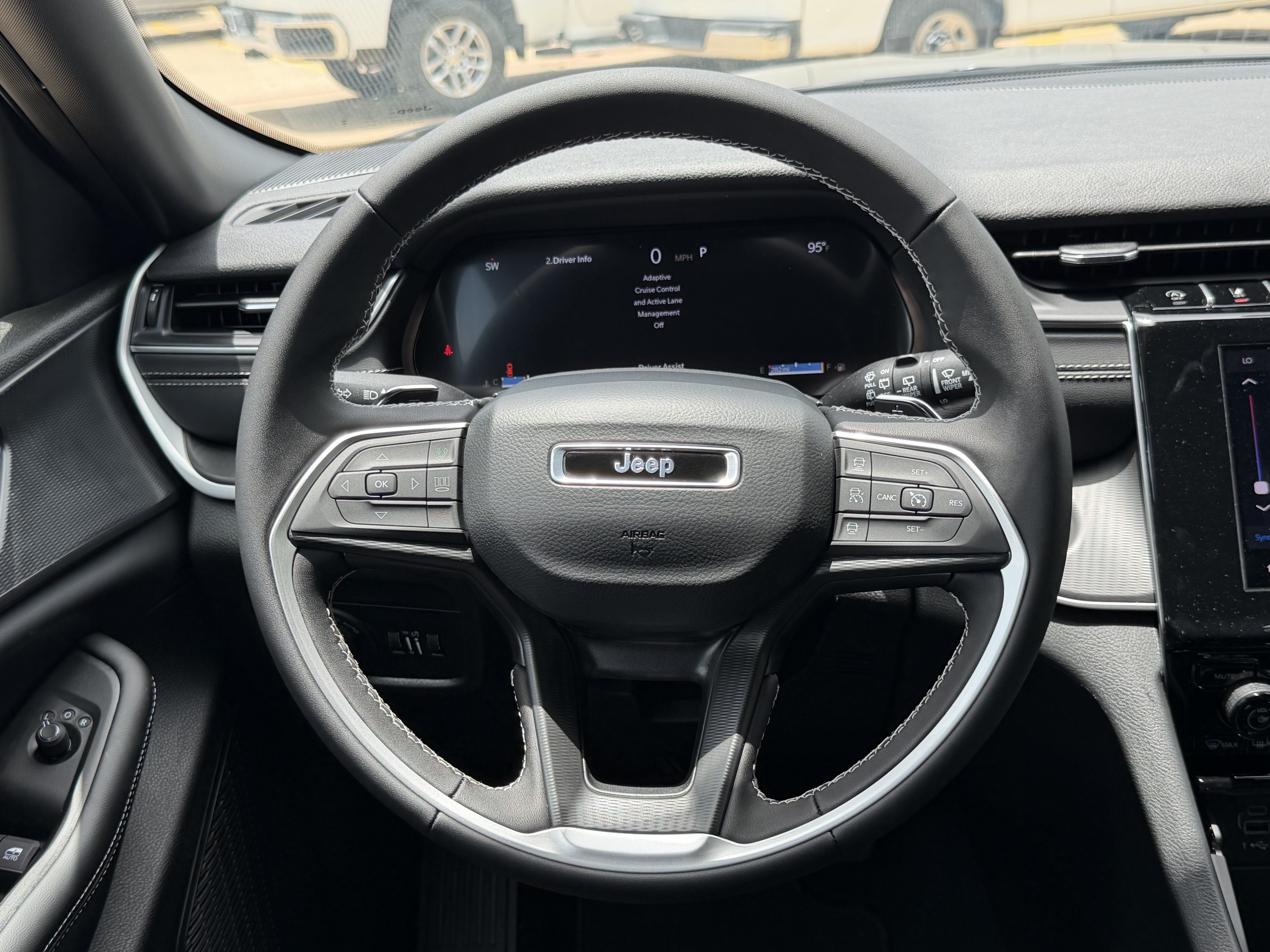 2026 Jeep Grand Cherokee Laredo