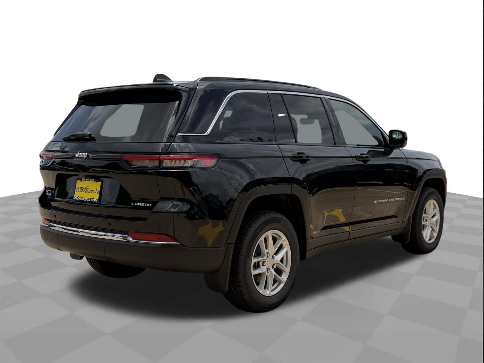 2026 Jeep Grand Cherokee Laredo