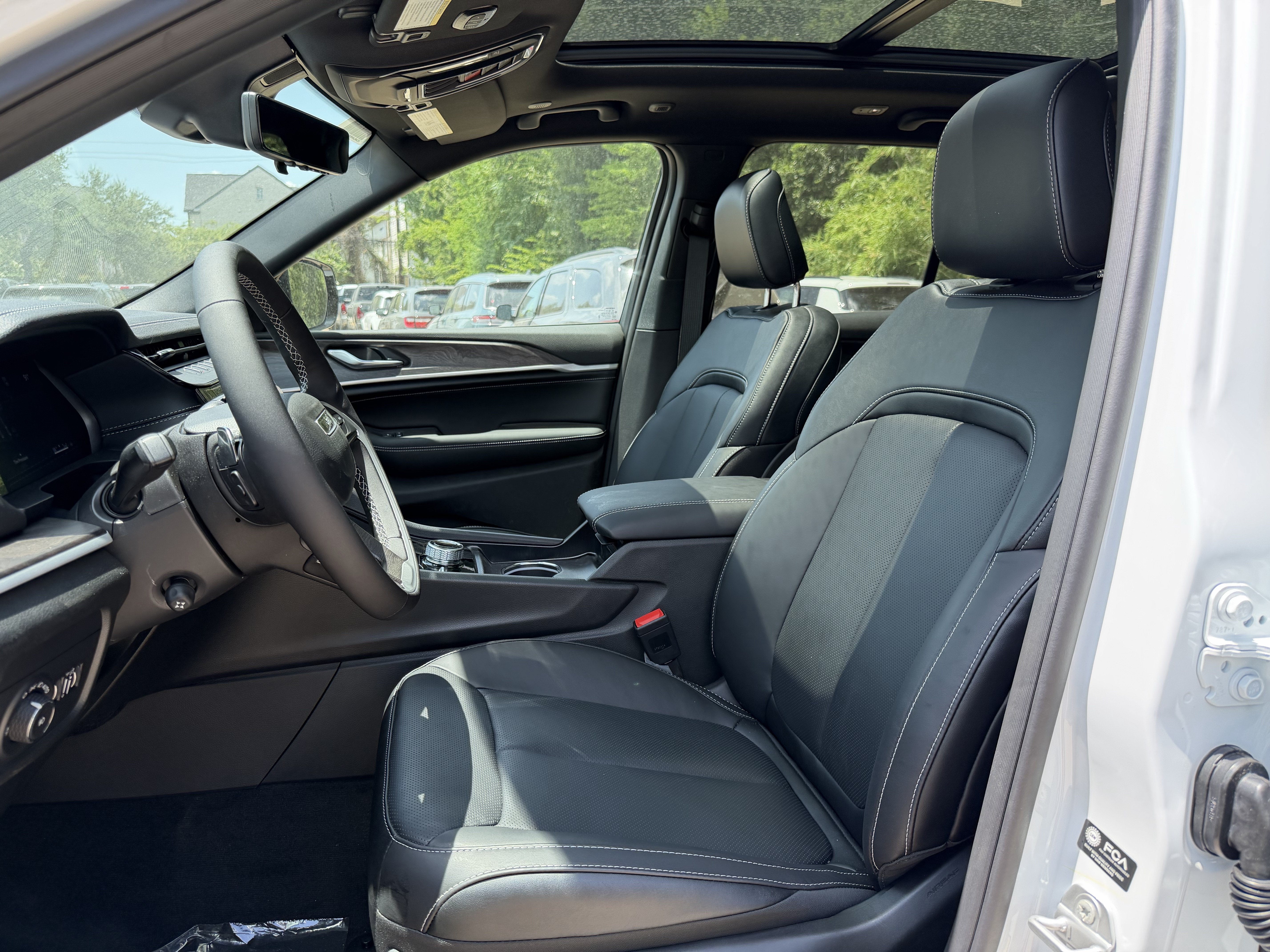 2026 Jeep Grand Cherokee Limited Reserve