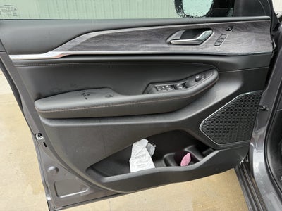 2025 Jeep Grand Cherokee GRAND CHEROKEE OVERLAND 4X4