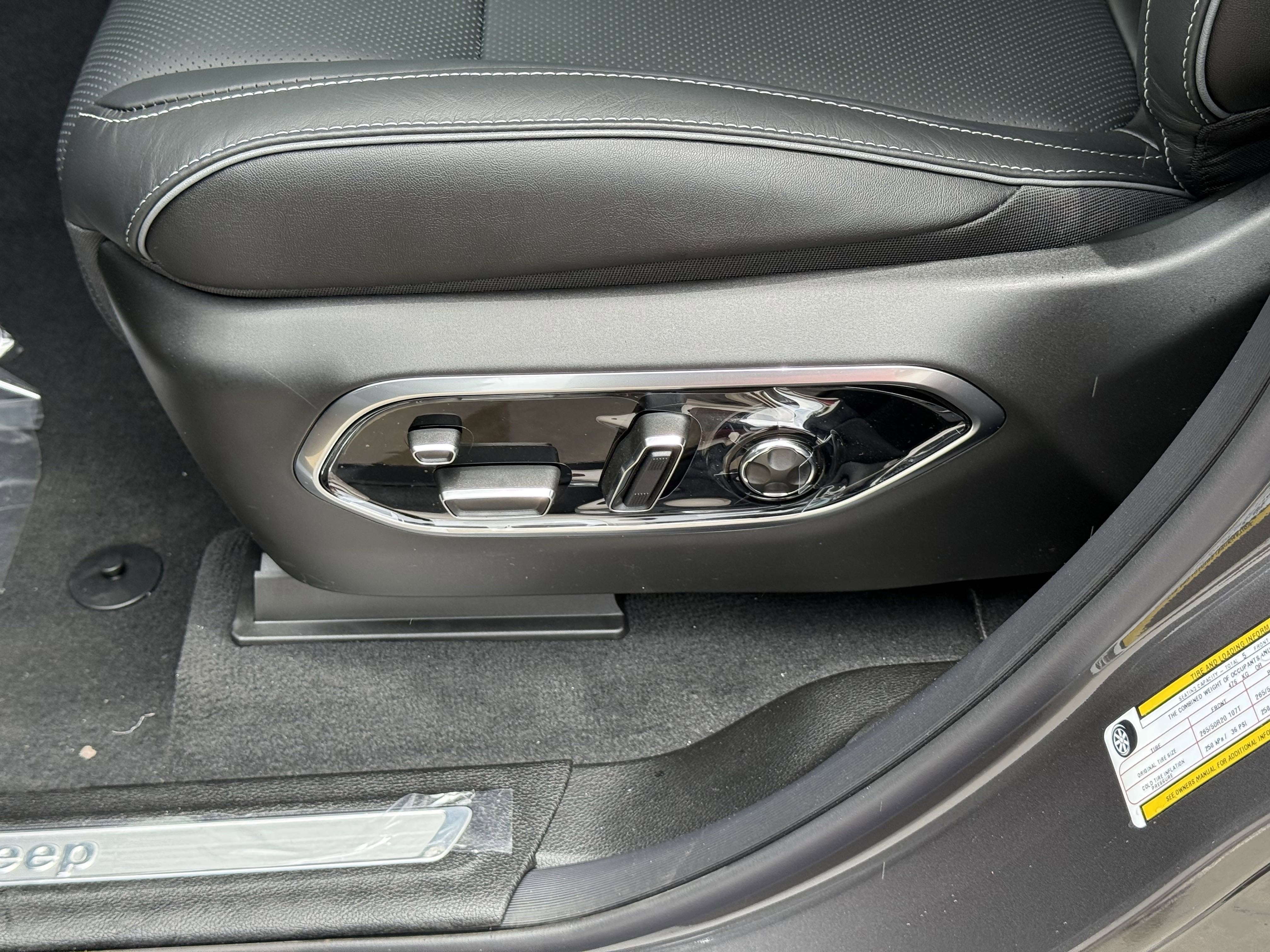 2025 Jeep Grand Cherokee GRAND CHEROKEE OVERLAND 4X4