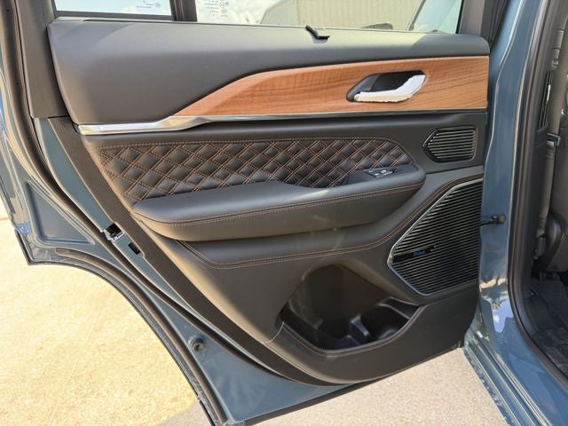 2026 Jeep Grand Cherokee GRAND CHEROKEE SUMMIT 4X4