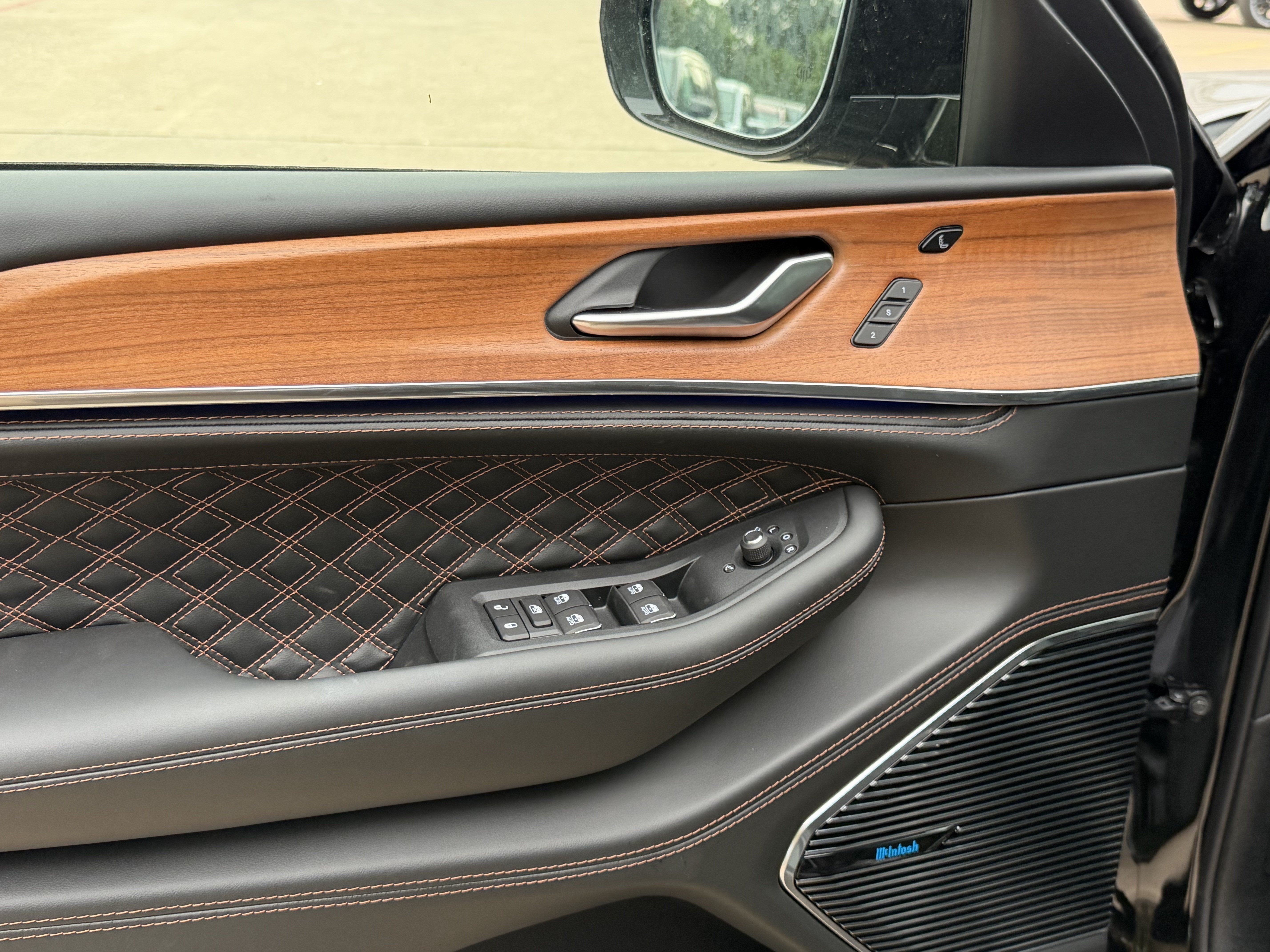 2027 Jeep Grand Cherokee Summit