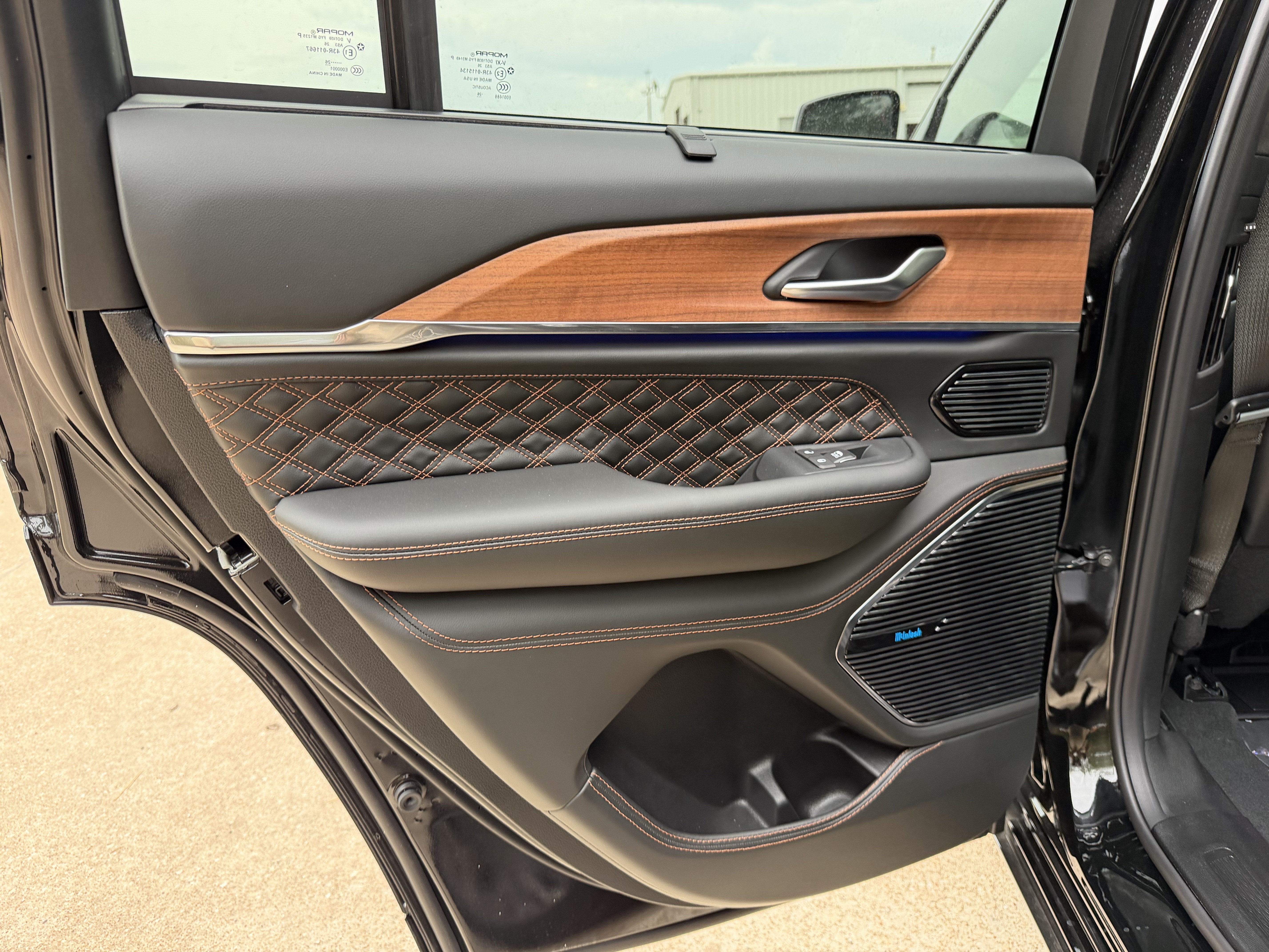2027 Jeep Grand Cherokee Summit