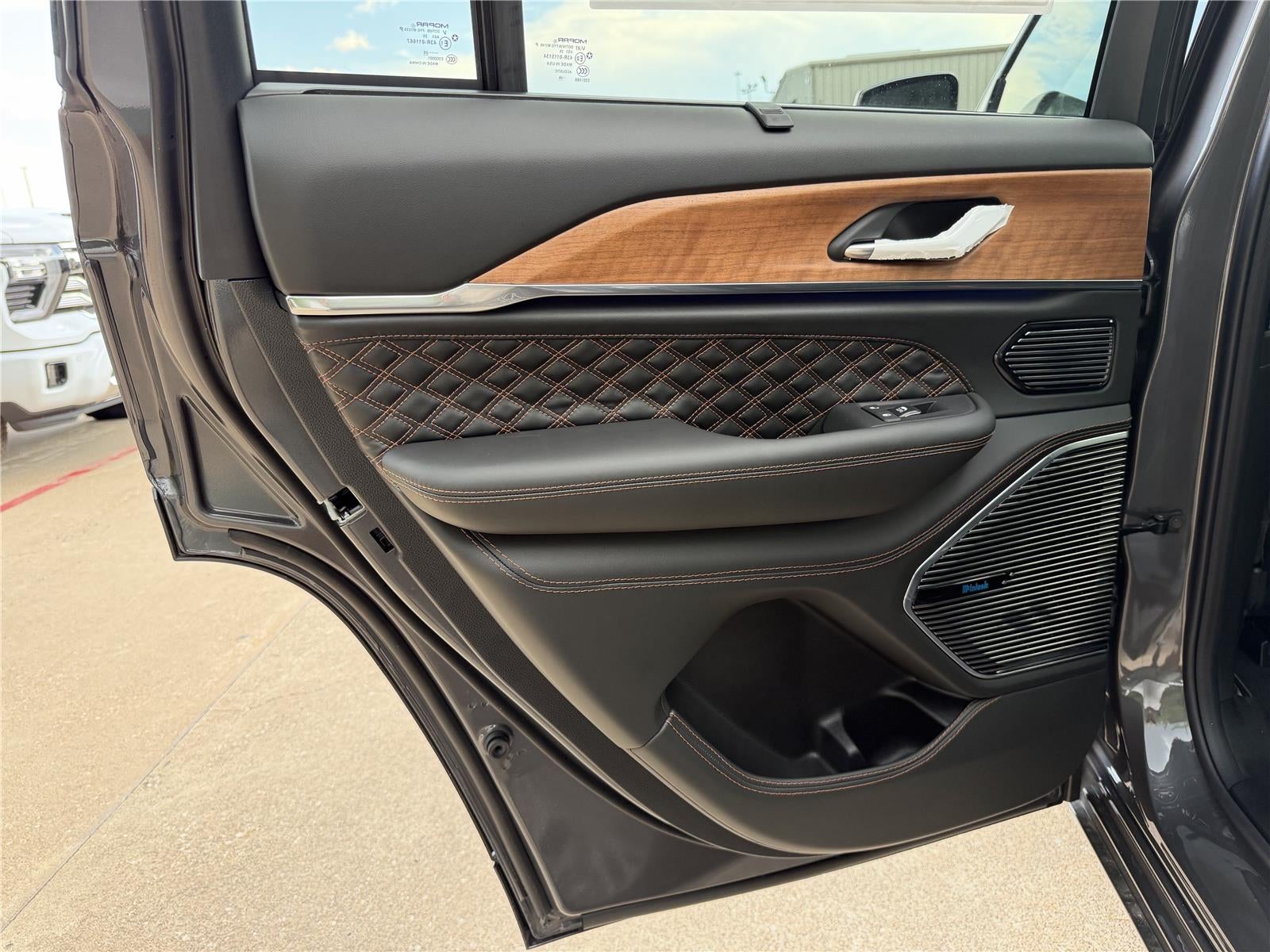 2026 Jeep Grand Cherokee Summit