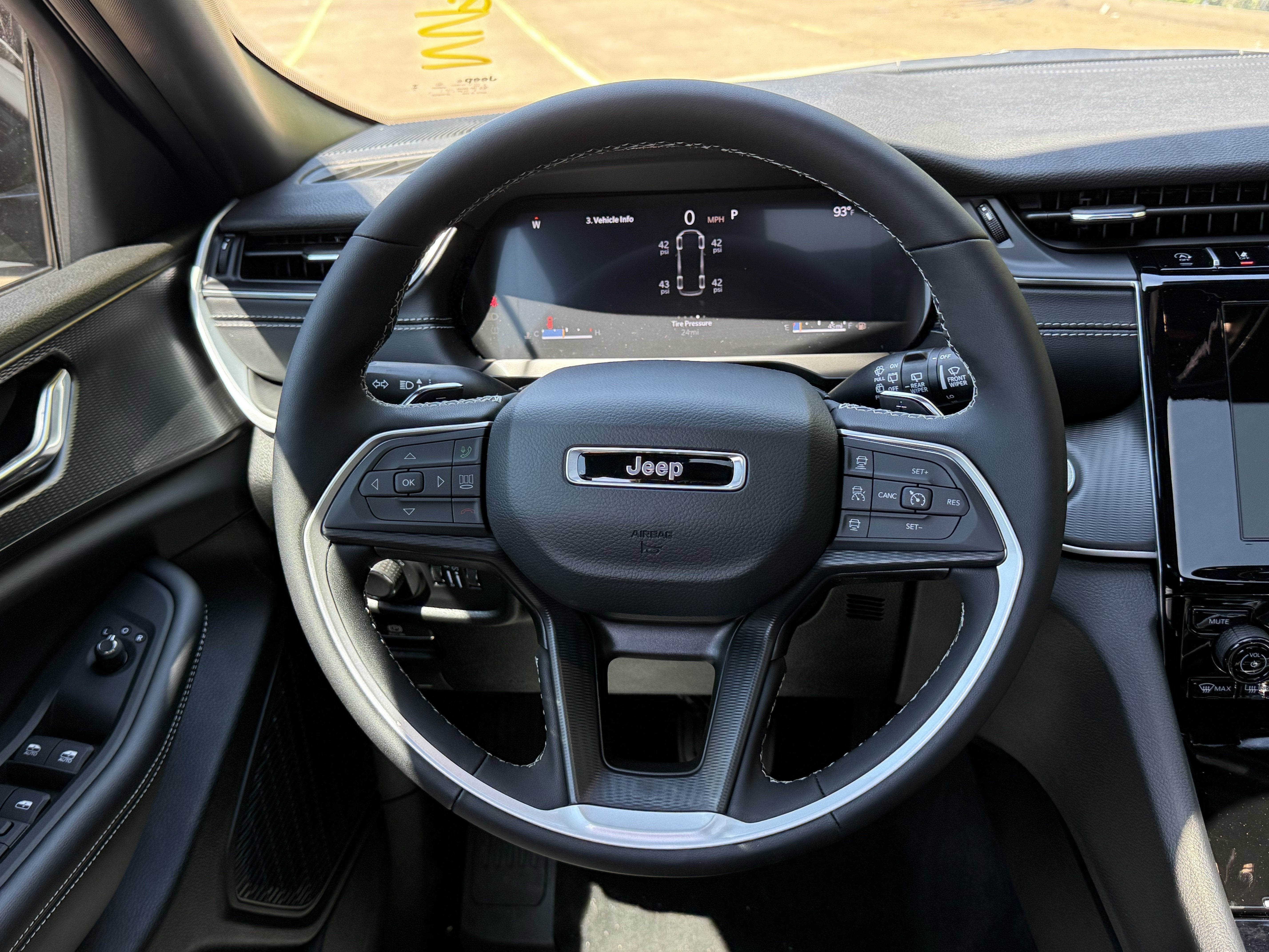 2025 Jeep Grand Cherokee L GRAND CHEROKEE L ALTITUDE X 4X2