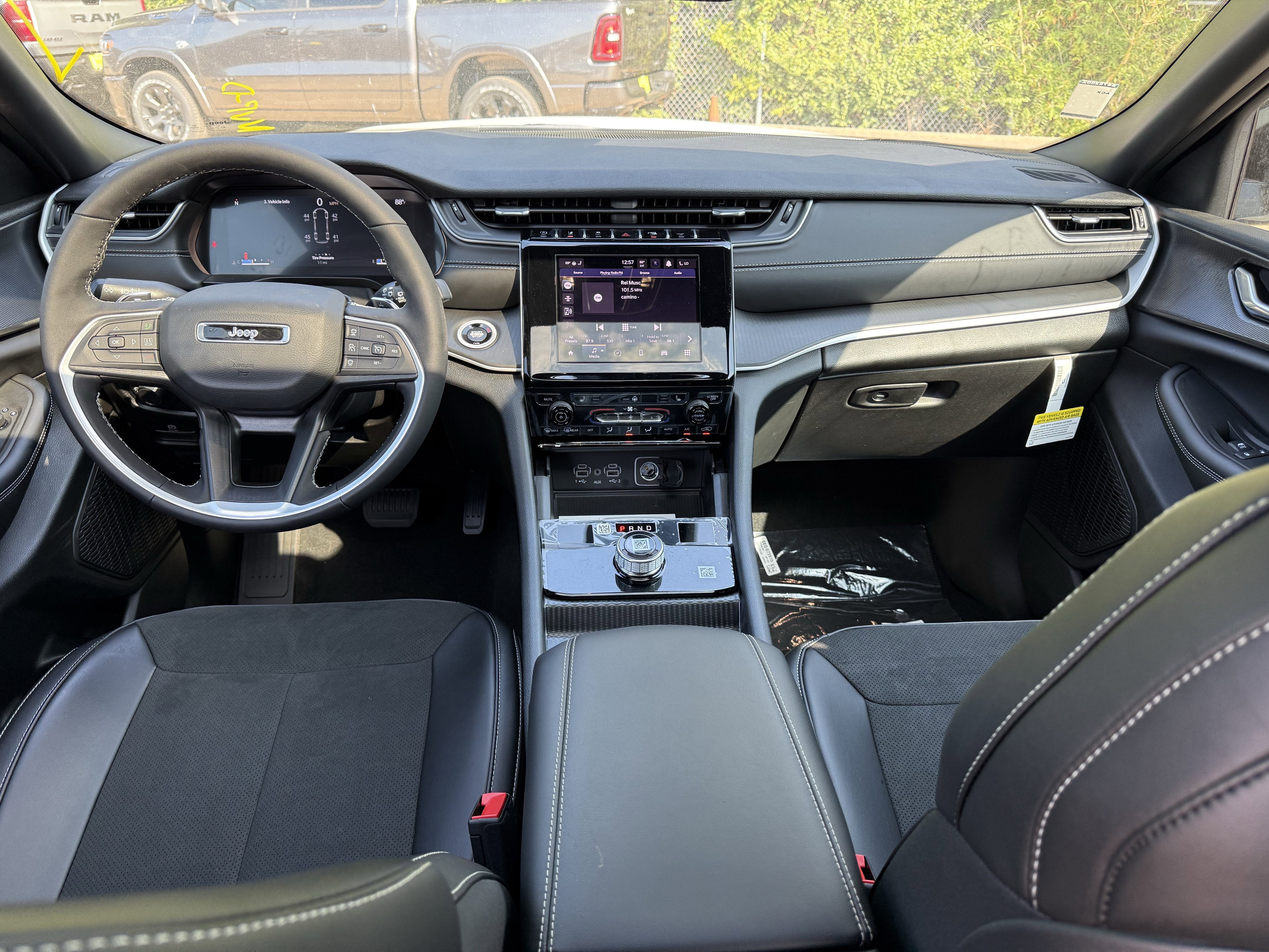 2025 Jeep Grand Cherokee L GRAND CHEROKEE L ALTITUDE X 4X2