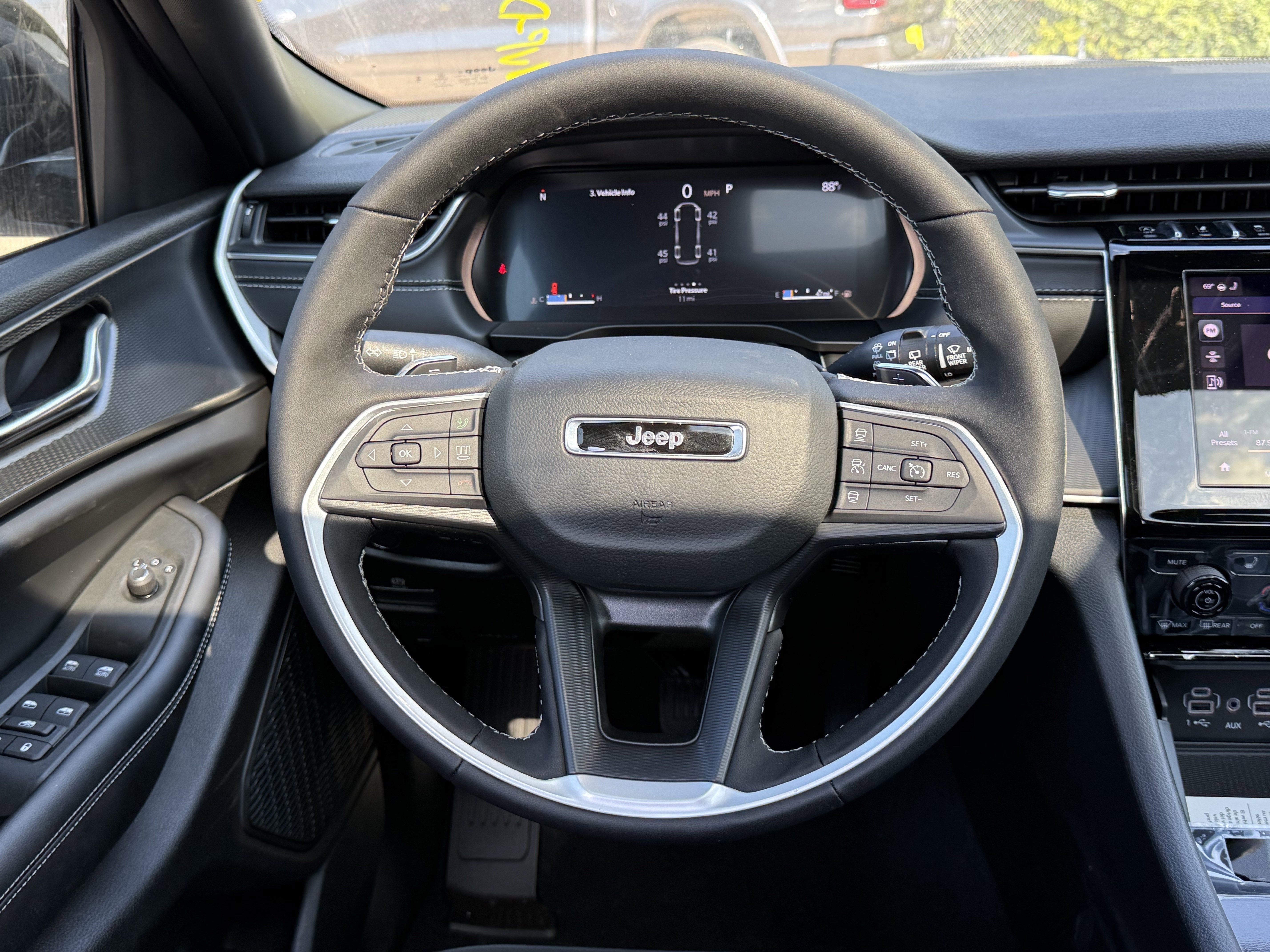 2025 Jeep Grand Cherokee L GRAND CHEROKEE L ALTITUDE X 4X2