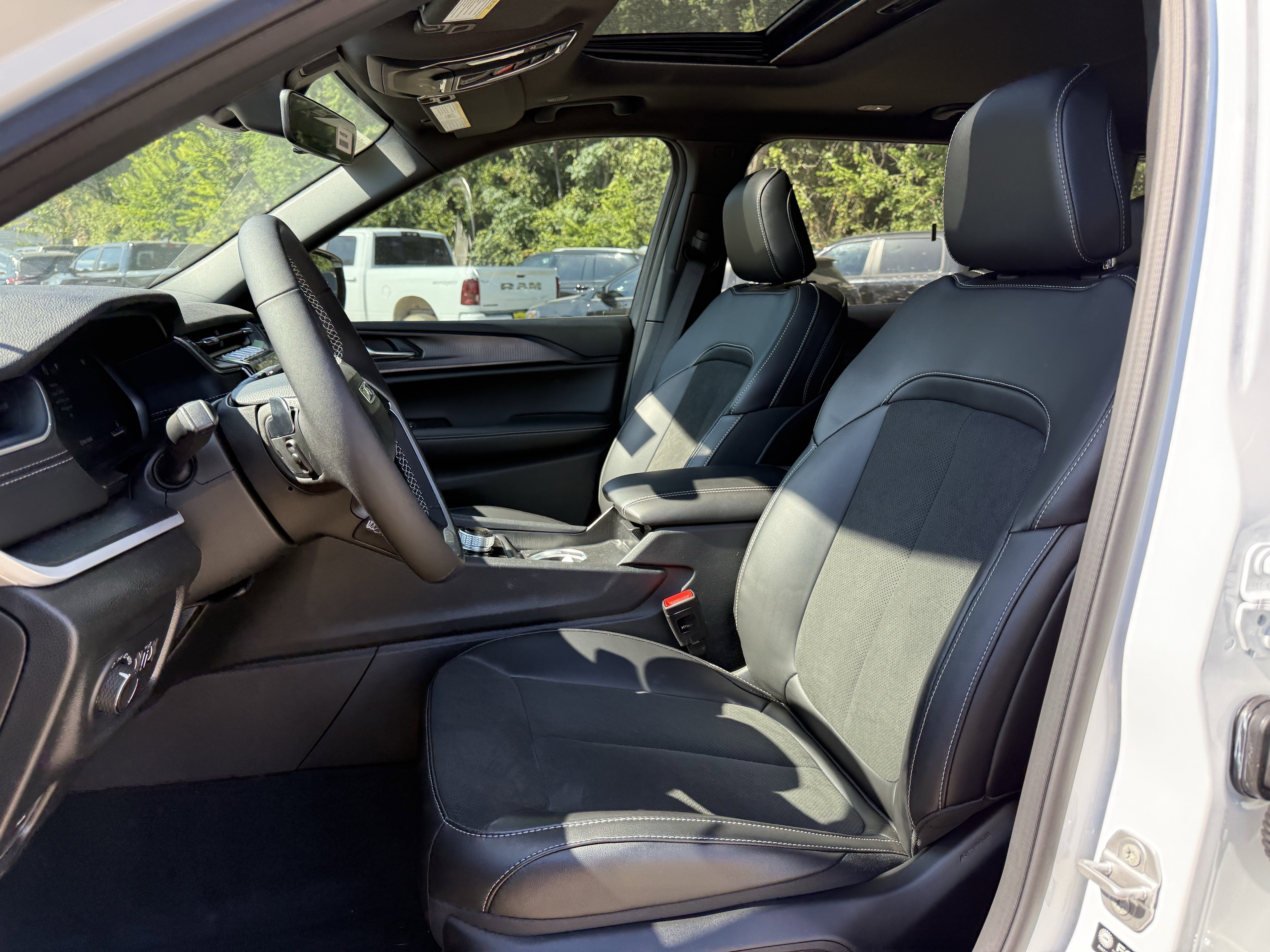 2025 Jeep Grand Cherokee L GRAND CHEROKEE L ALTITUDE X 4X2