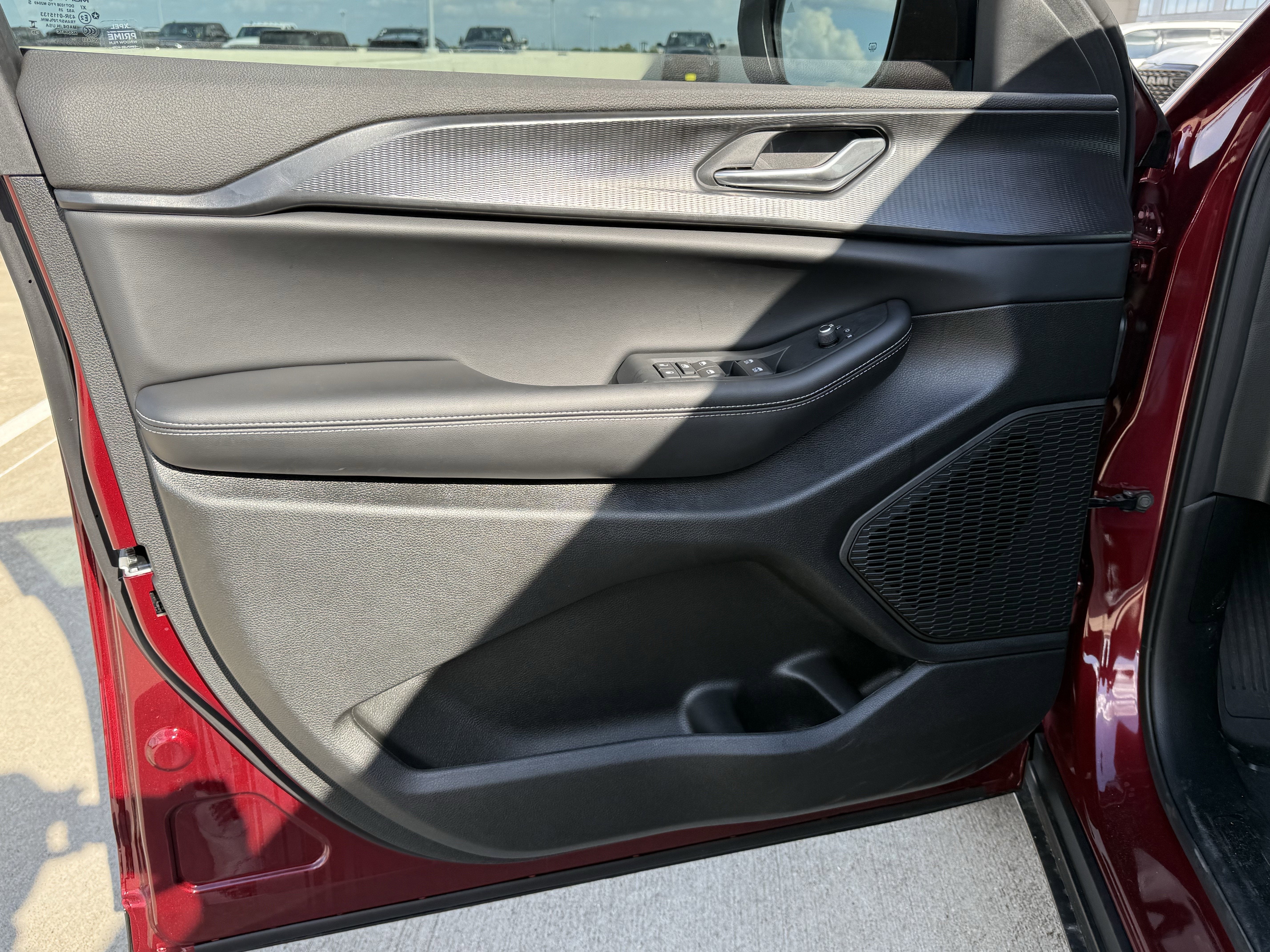 2025 Jeep Grand Cherokee L GRAND CHEROKEE L LAREDO 4X2