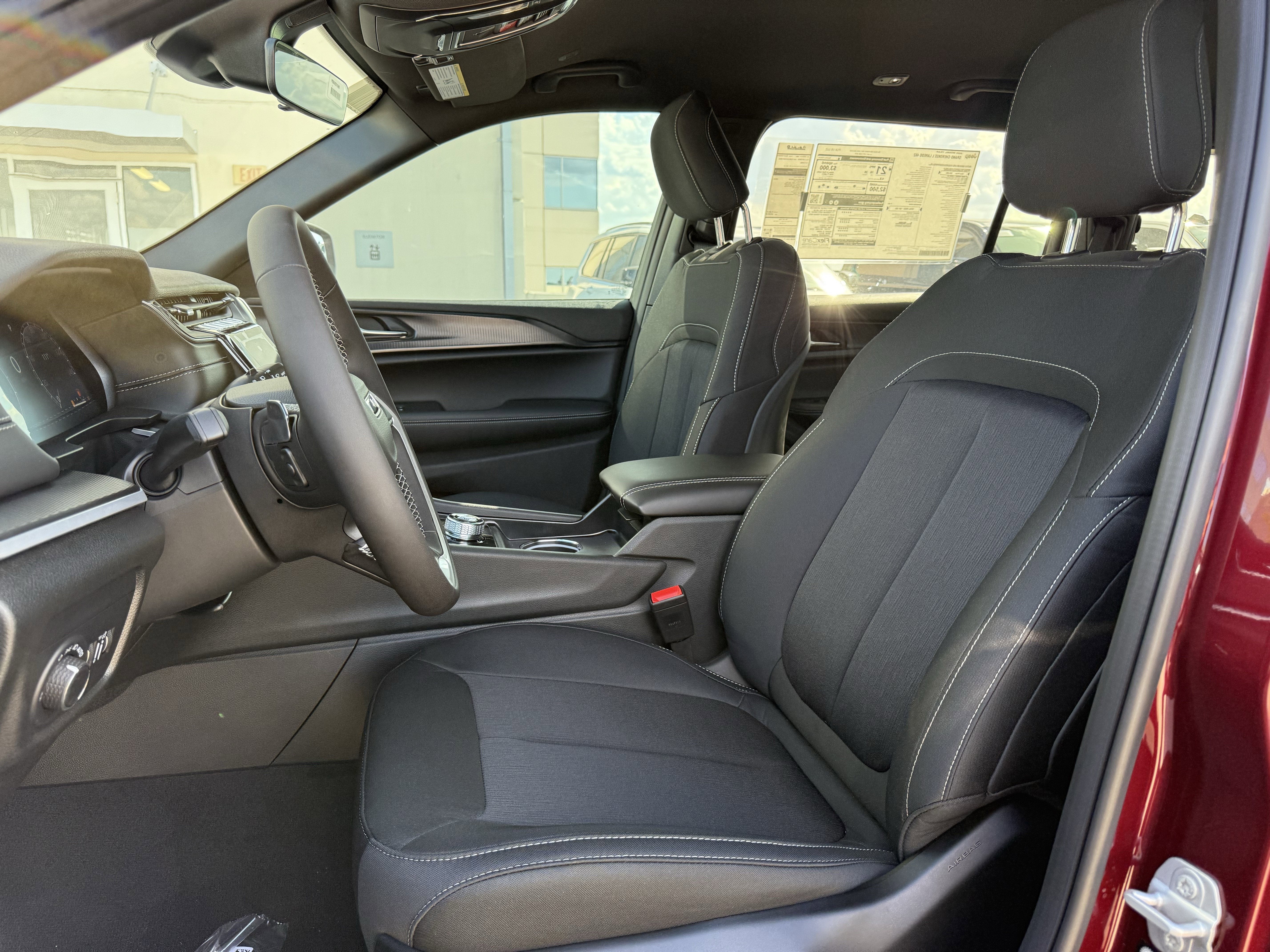 2025 Jeep Grand Cherokee L GRAND CHEROKEE L LAREDO 4X2