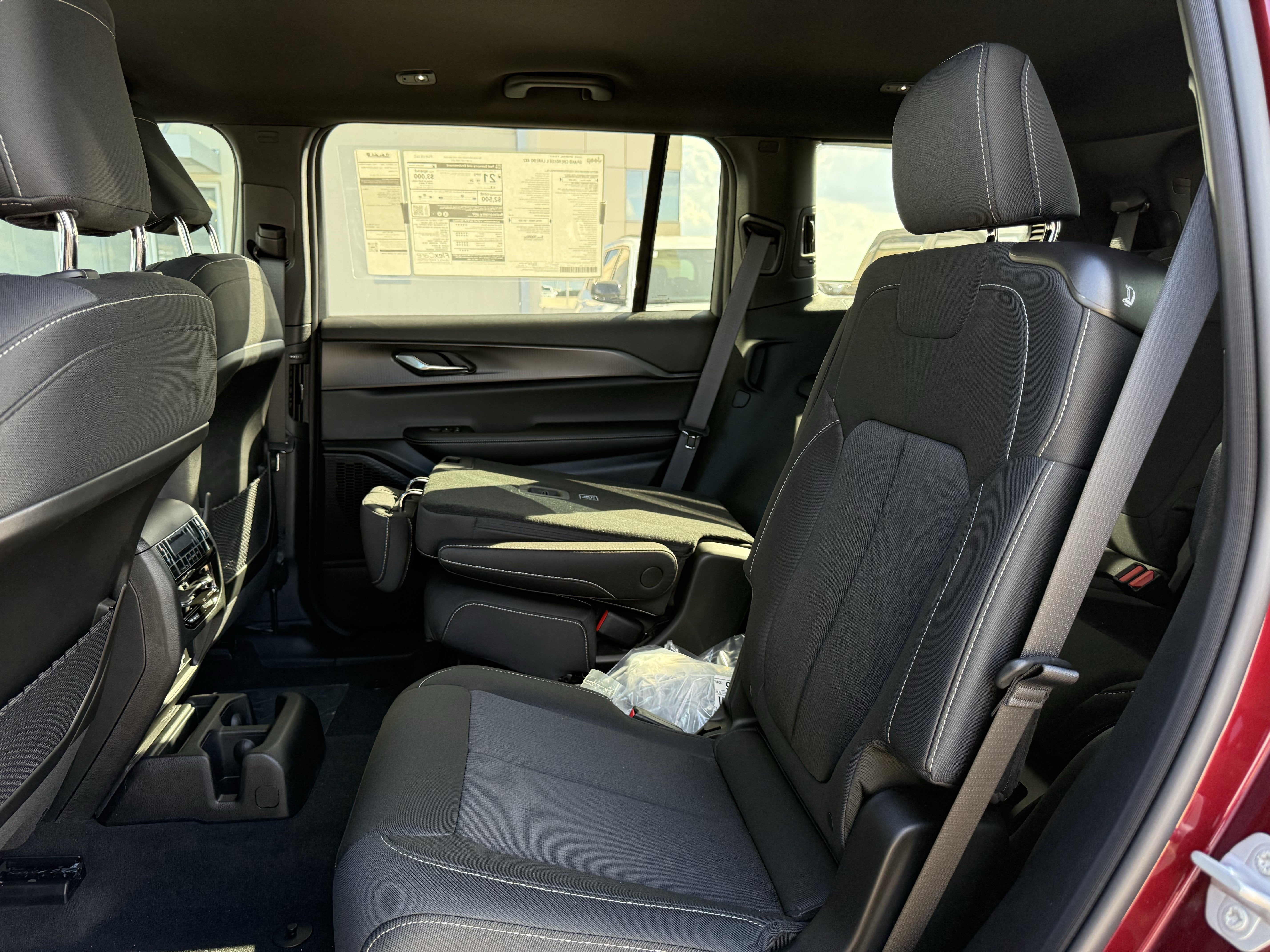 2025 Jeep Grand Cherokee L GRAND CHEROKEE L LAREDO 4X2