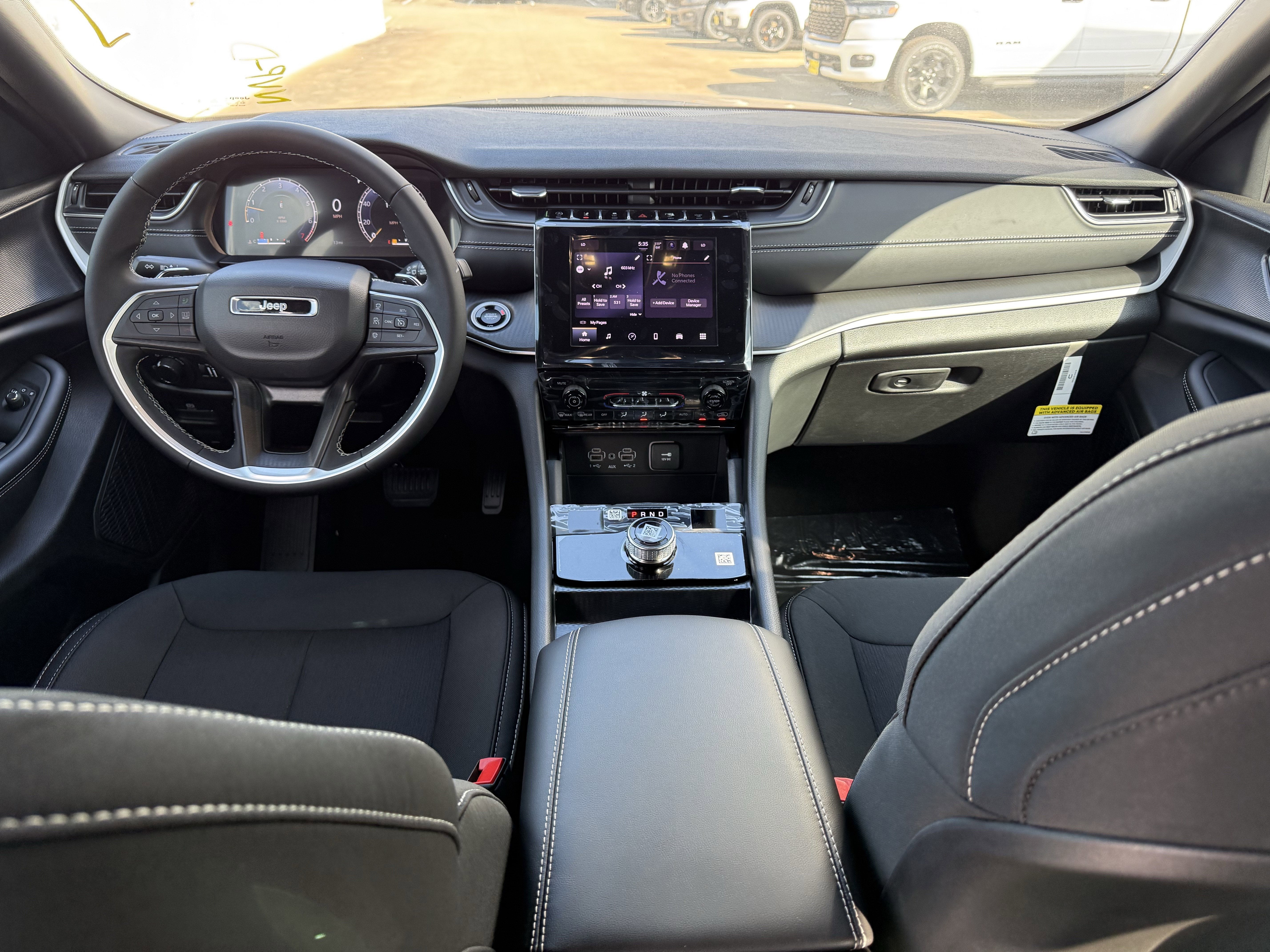 2025 Jeep Grand Cherokee L GRAND CHEROKEE L LAREDO 4X2