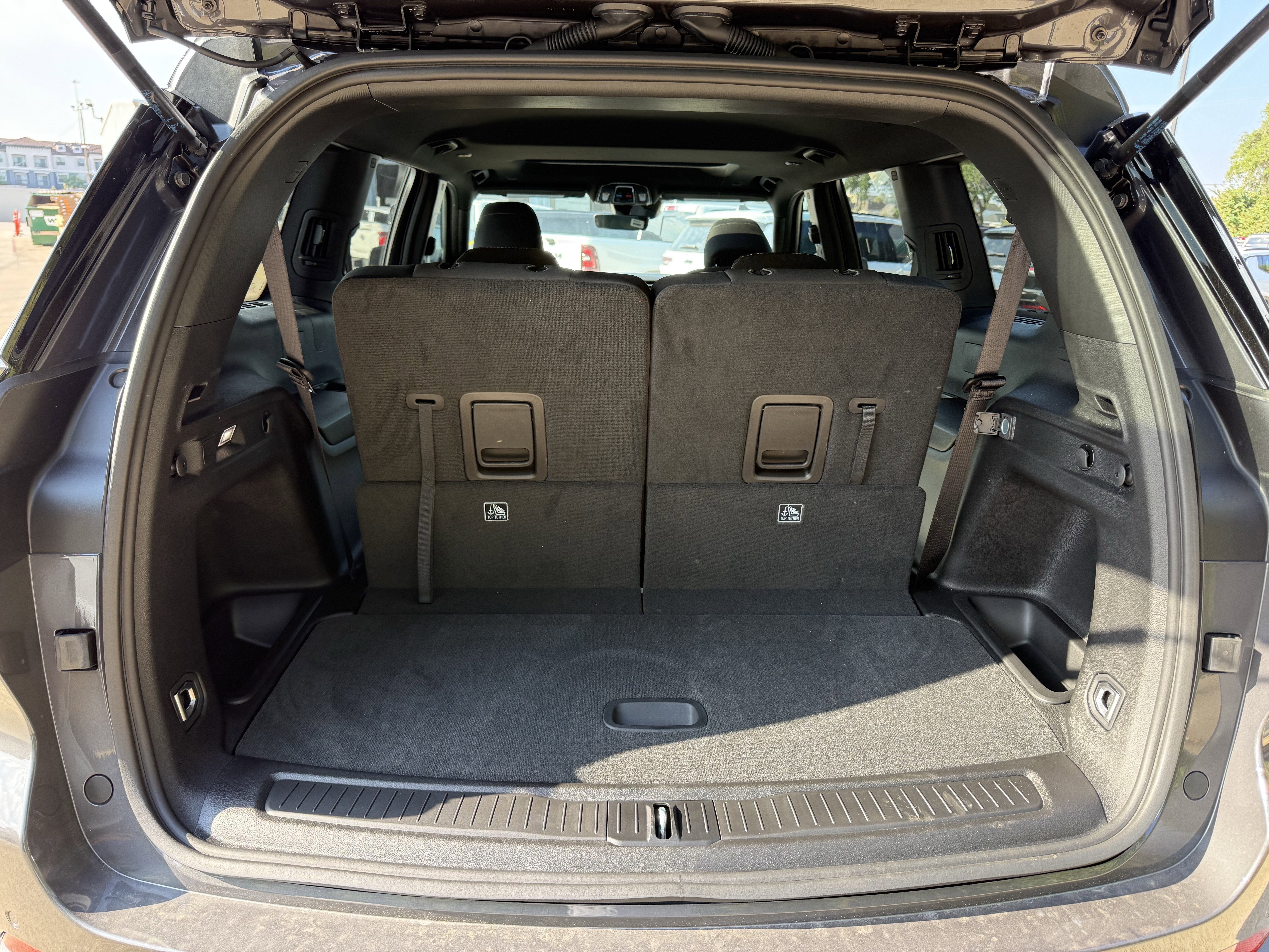 2025 Jeep Grand Cherokee L GRAND CHEROKEE L LAREDO X 4X2