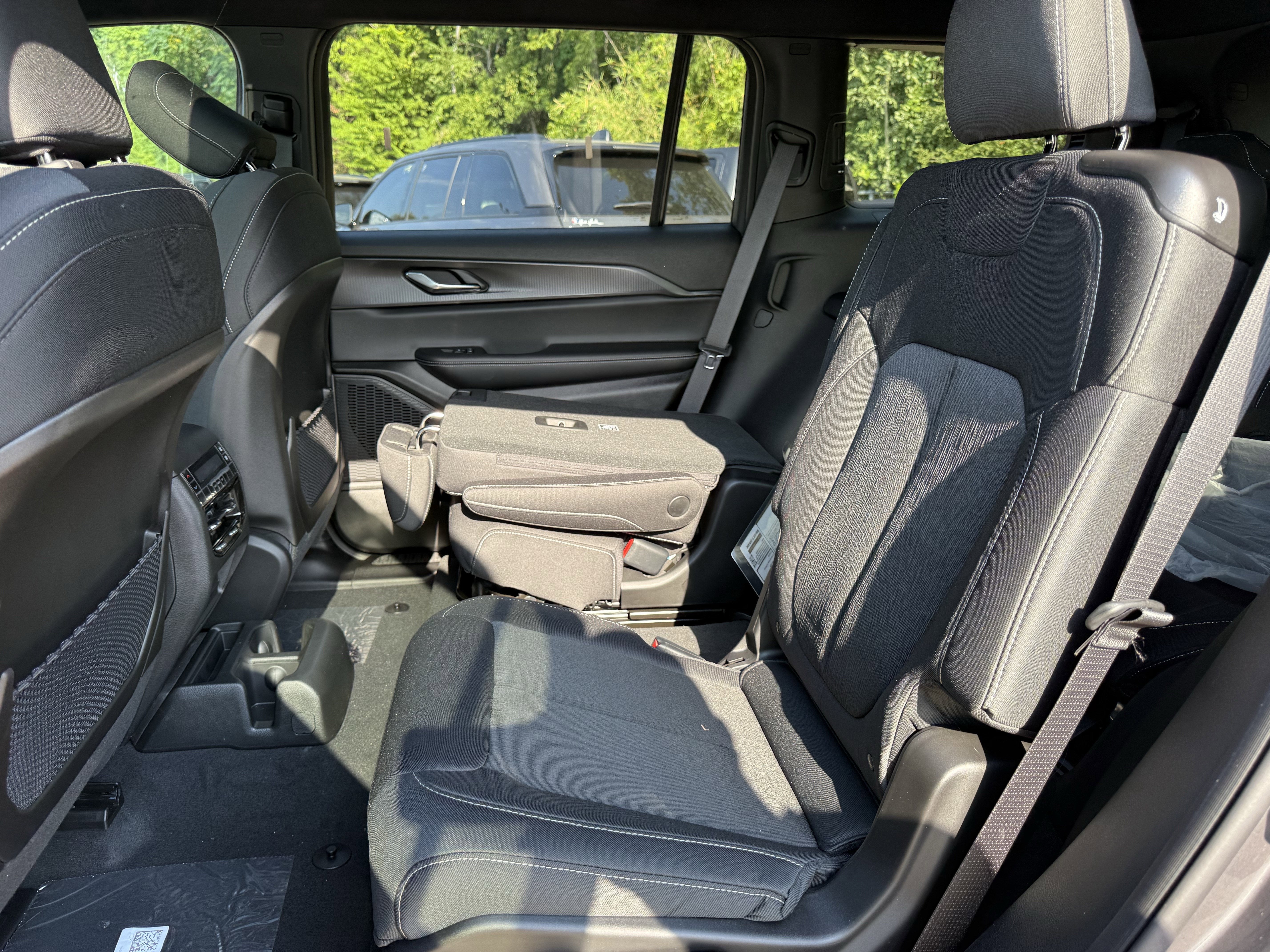 2025 Jeep Grand Cherokee L GRAND CHEROKEE L LAREDO X 4X2