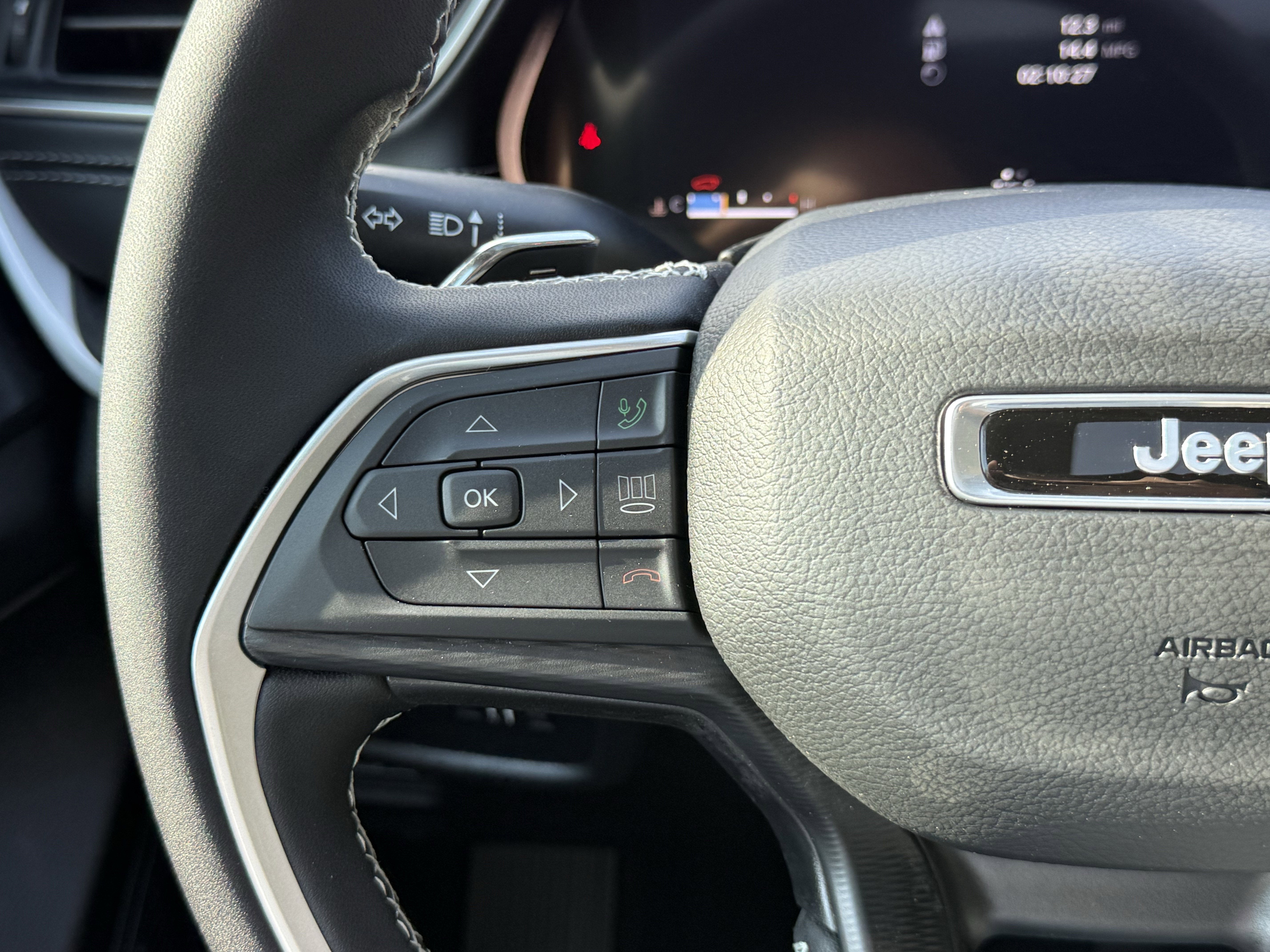 2025 Jeep Grand Cherokee L GRAND CHEROKEE L LAREDO X 4X2