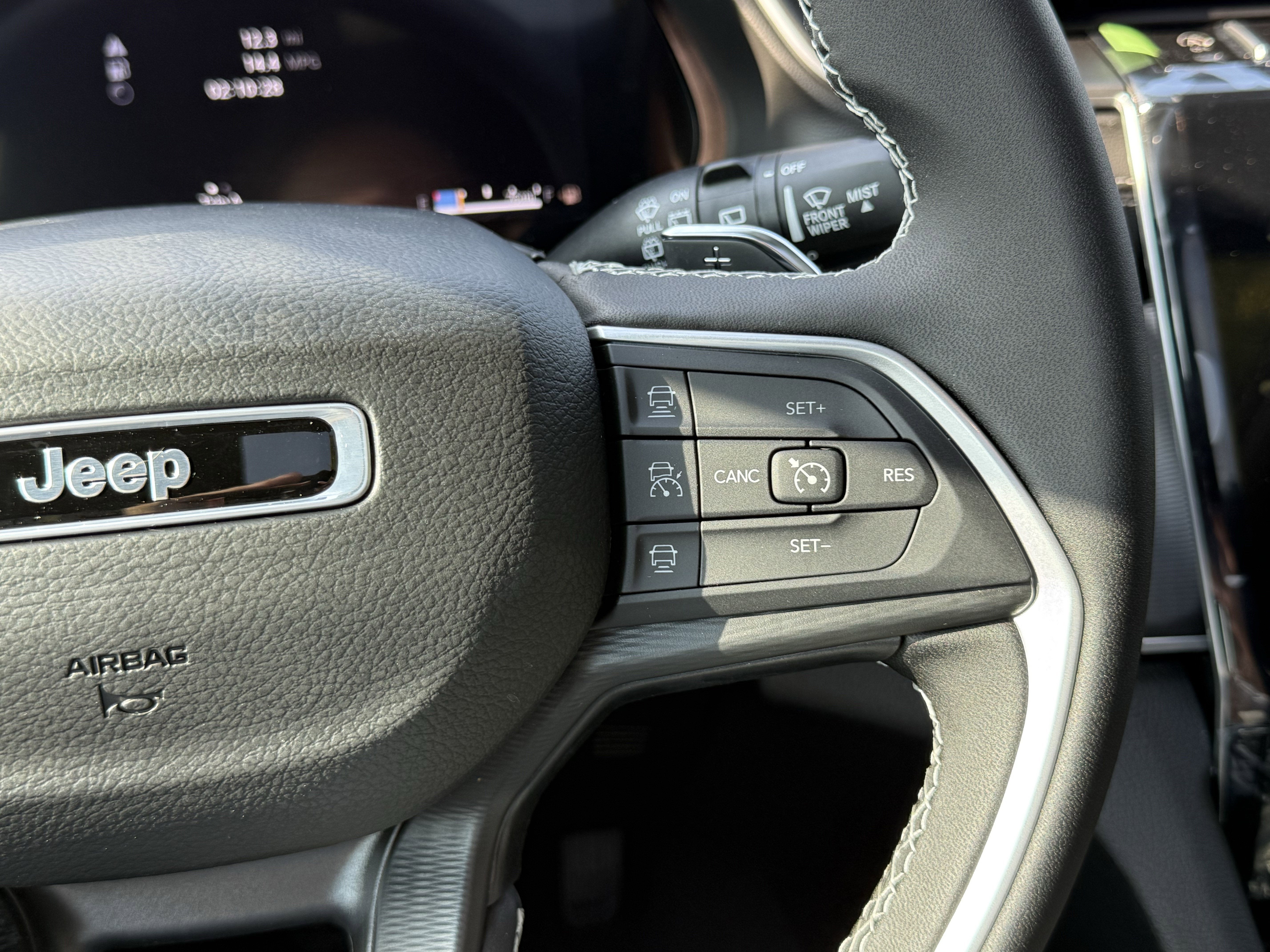 2025 Jeep Grand Cherokee L GRAND CHEROKEE L LAREDO X 4X2