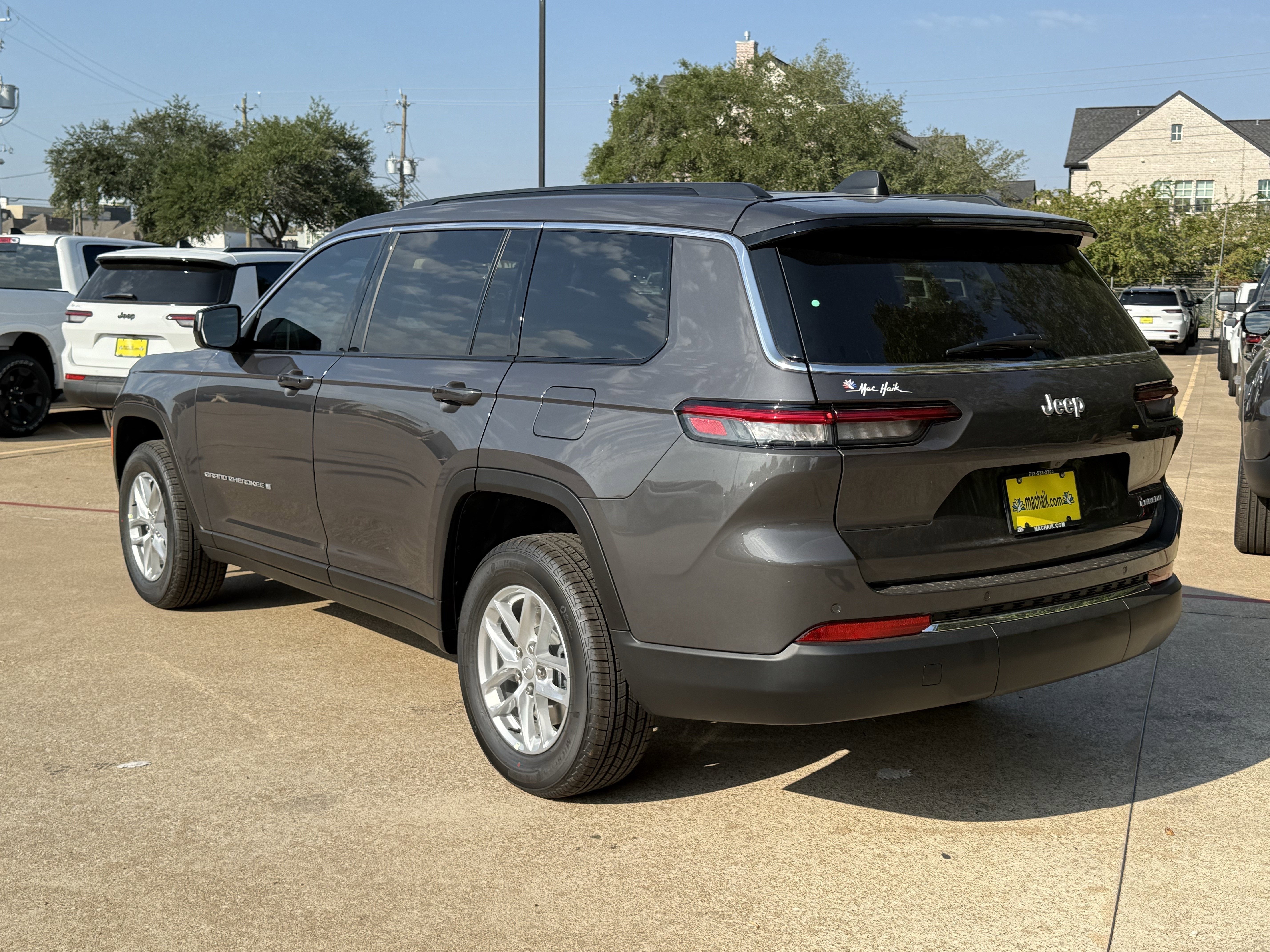 2025 Jeep Grand Cherokee L GRAND CHEROKEE L LAREDO X 4X2