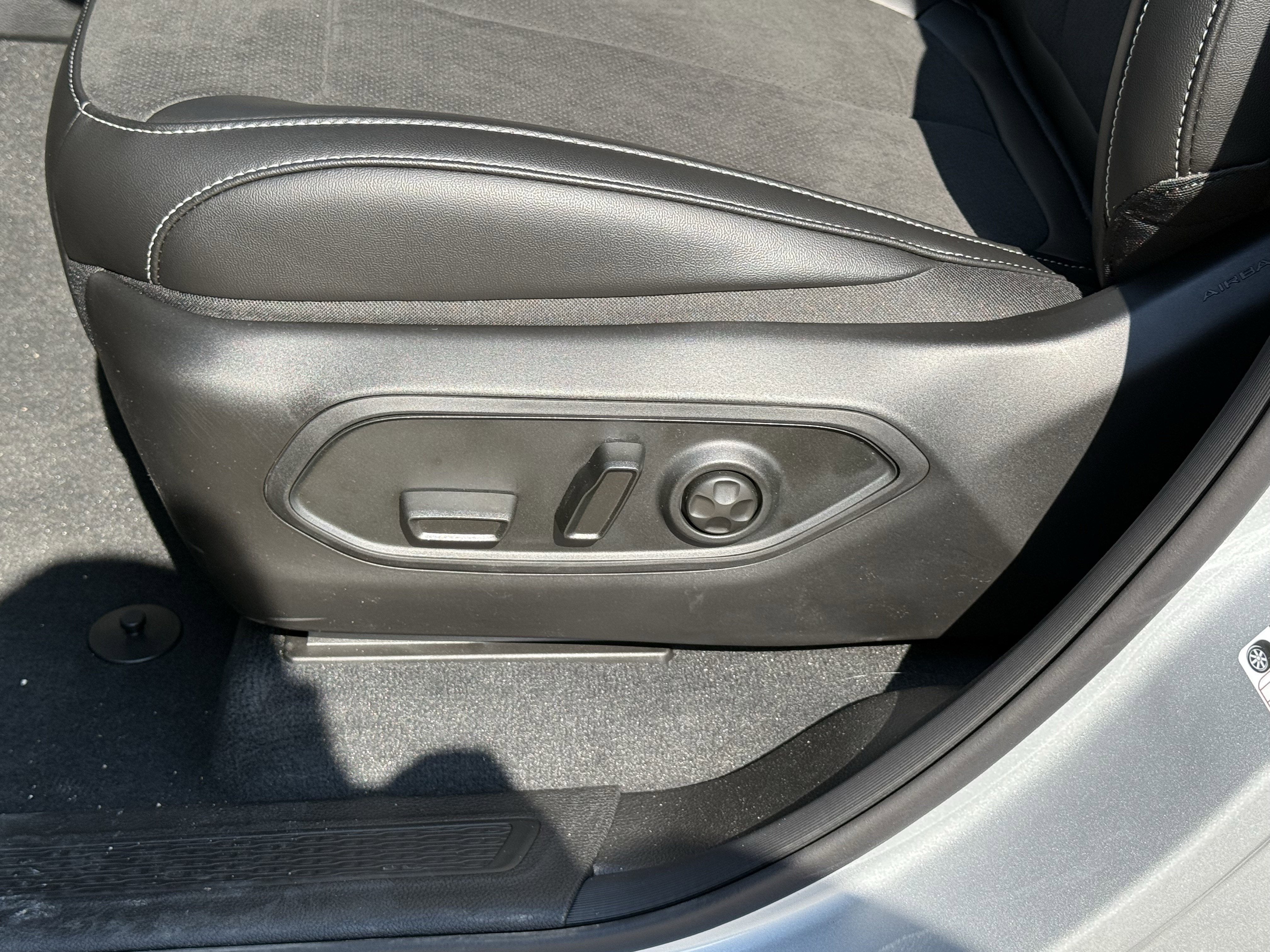 2025 Jeep Grand Cherokee L GRAND CHEROKEE L ALTITUDE X 4X2