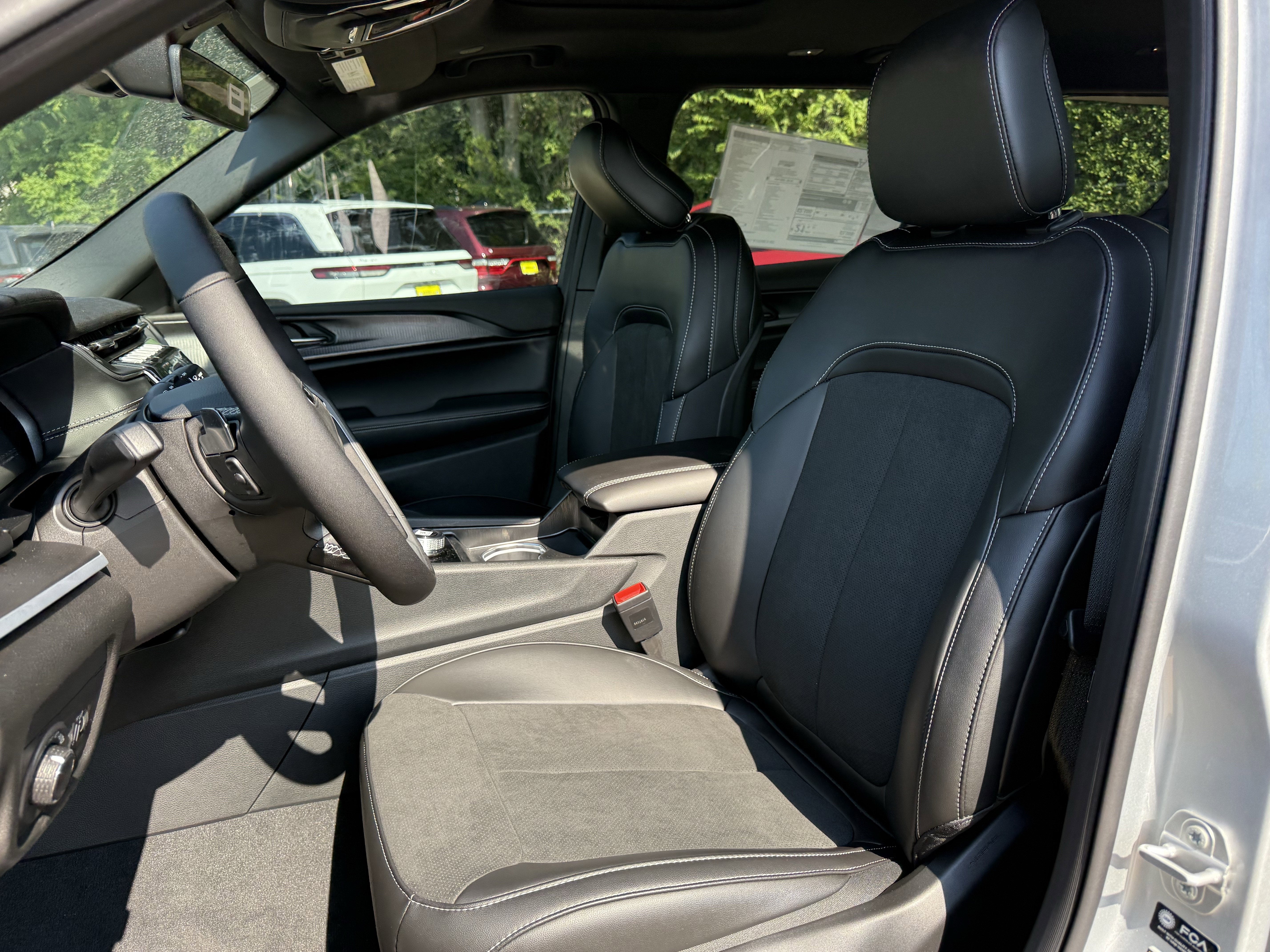 2025 Jeep Grand Cherokee L GRAND CHEROKEE L ALTITUDE X 4X2