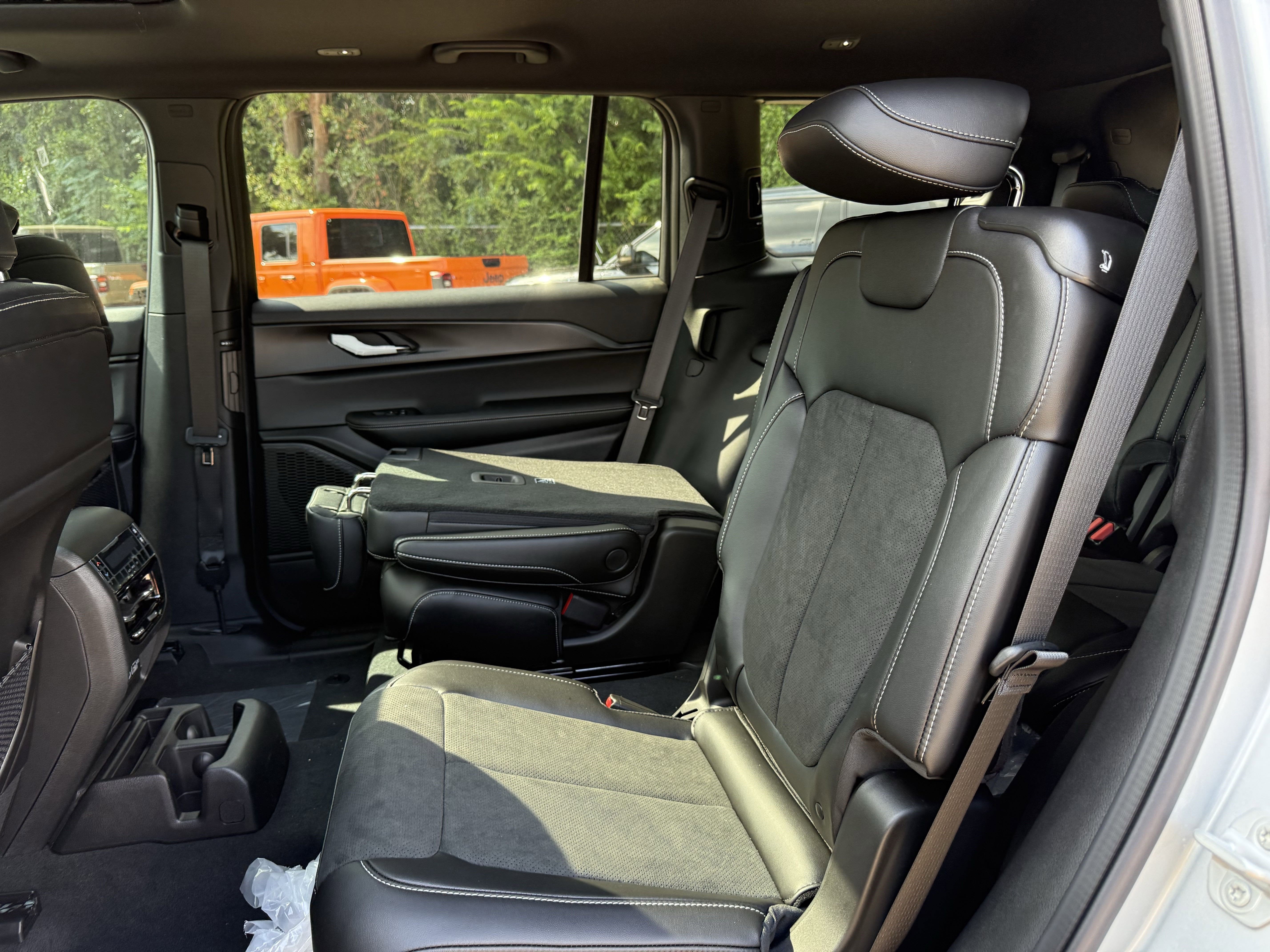 2025 Jeep Grand Cherokee L GRAND CHEROKEE L ALTITUDE X 4X2