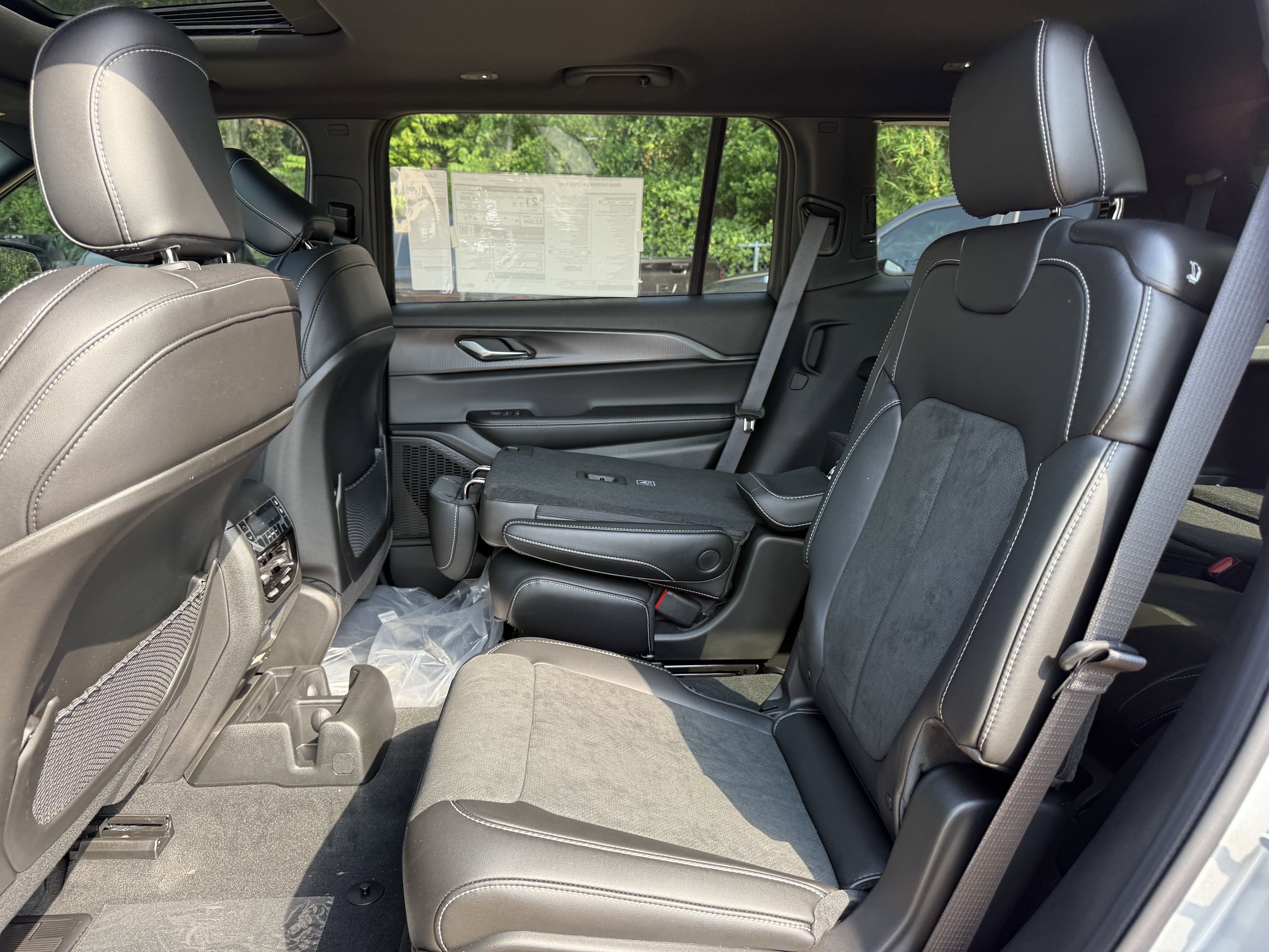 2025 Jeep Grand Cherokee L GRAND CHEROKEE L ALTITUDE X 4X2