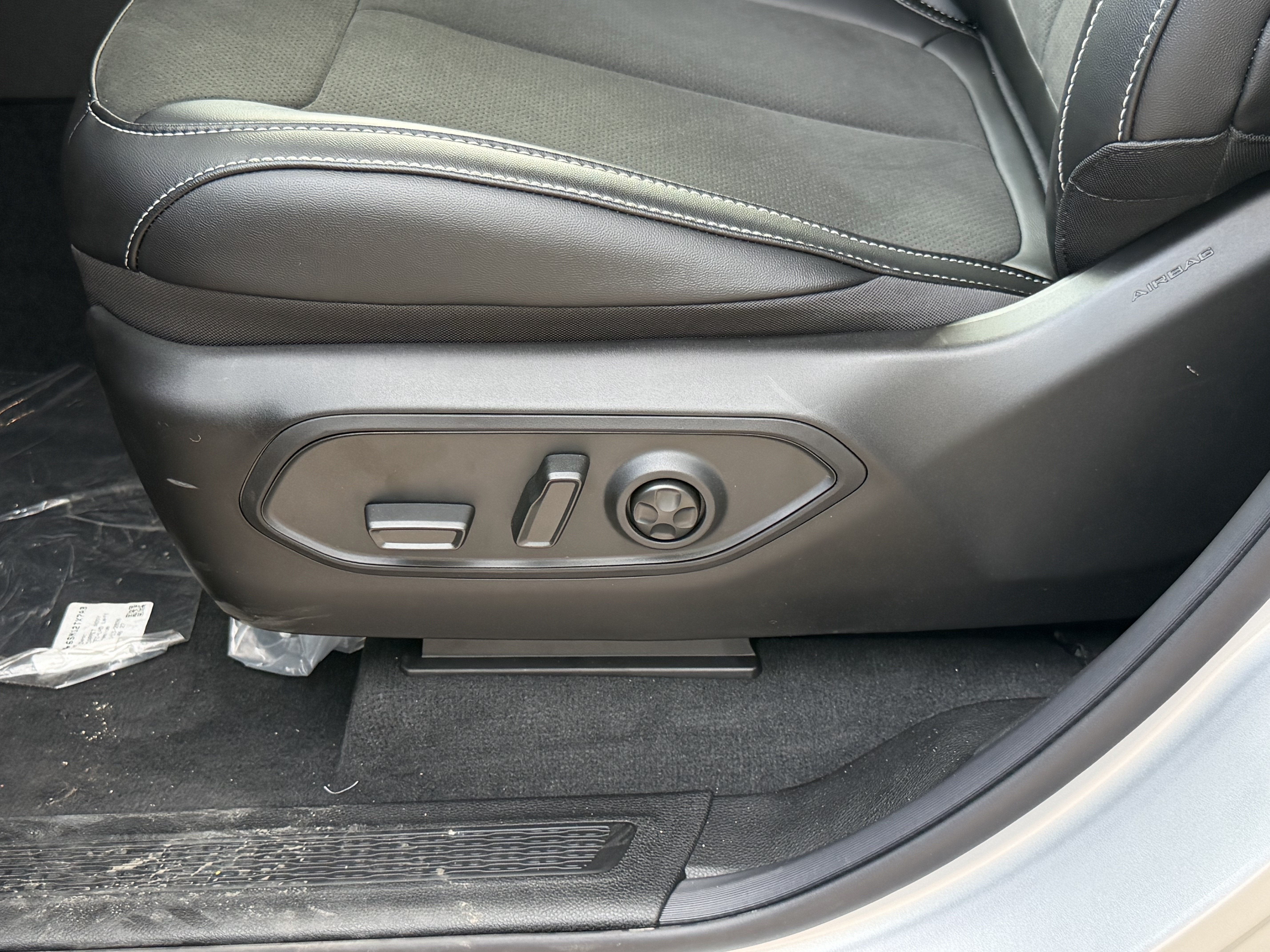 2026 Jeep Grand Cherokee L Laredo Altitude